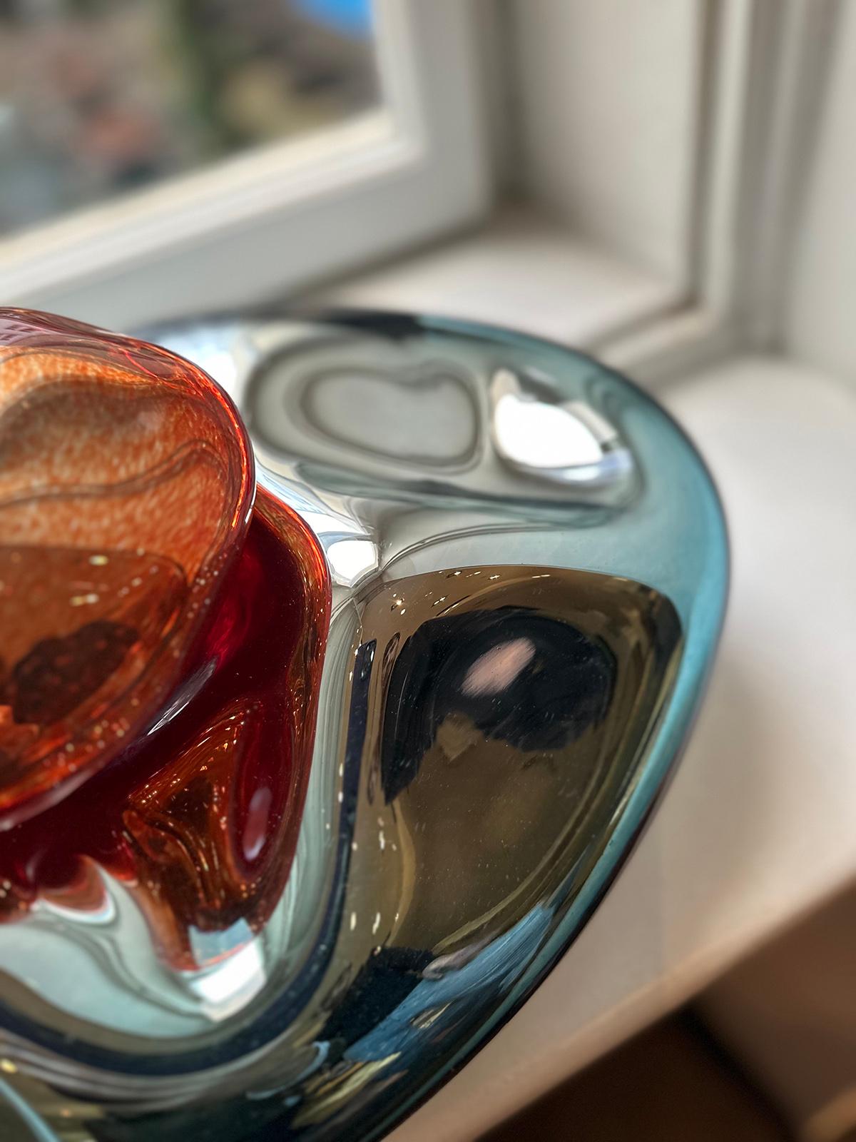 Miroir argenté sculpté en verre soufflé à la main Calsilica I par Homa Neuf - En vente à Geneve, CH