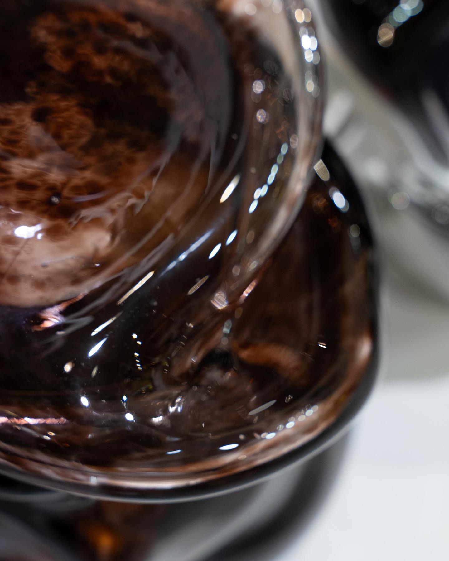 Verre Miroir argenté sculpté en verre soufflé à la main Calsilica I par Homa en vente