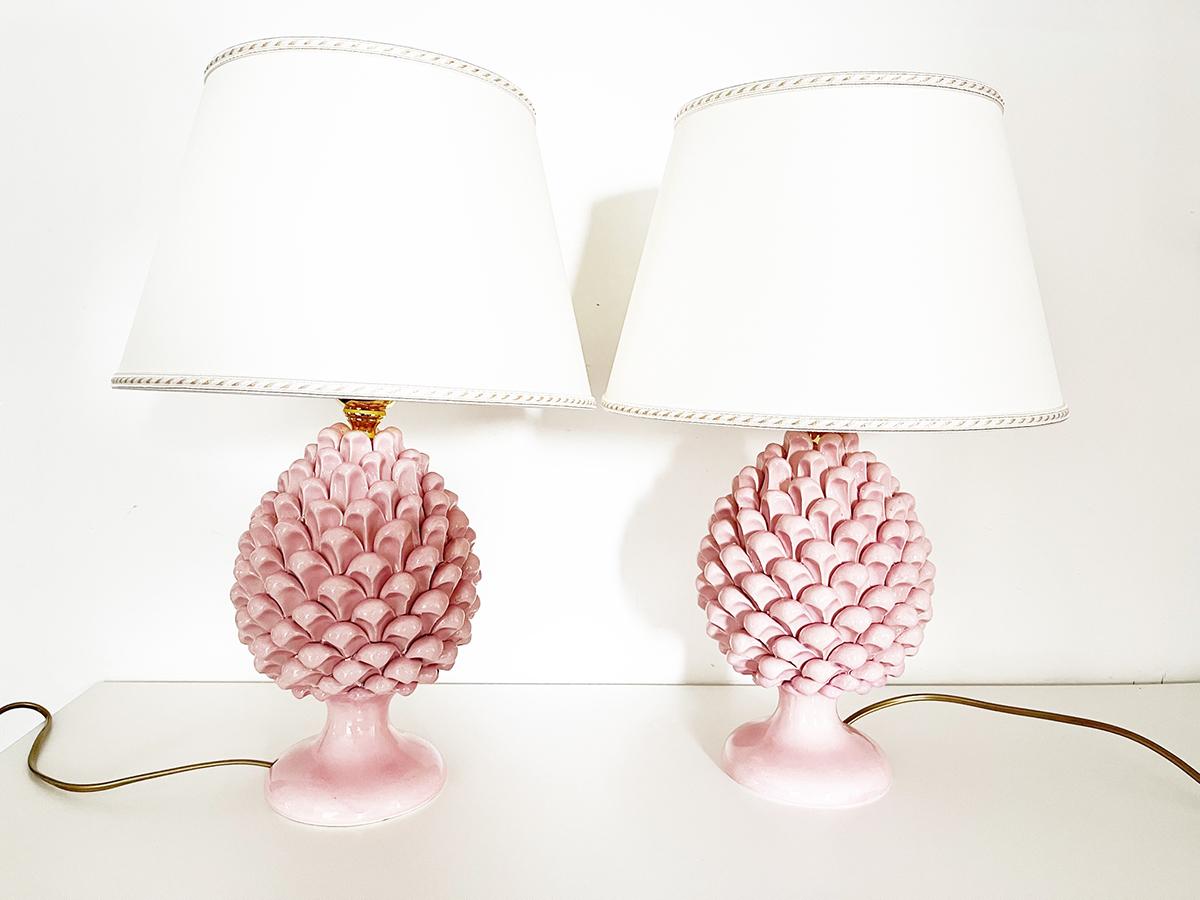 Caltagirone pink ceramics a pair of table lamps

Perfect condition, functioned.

 