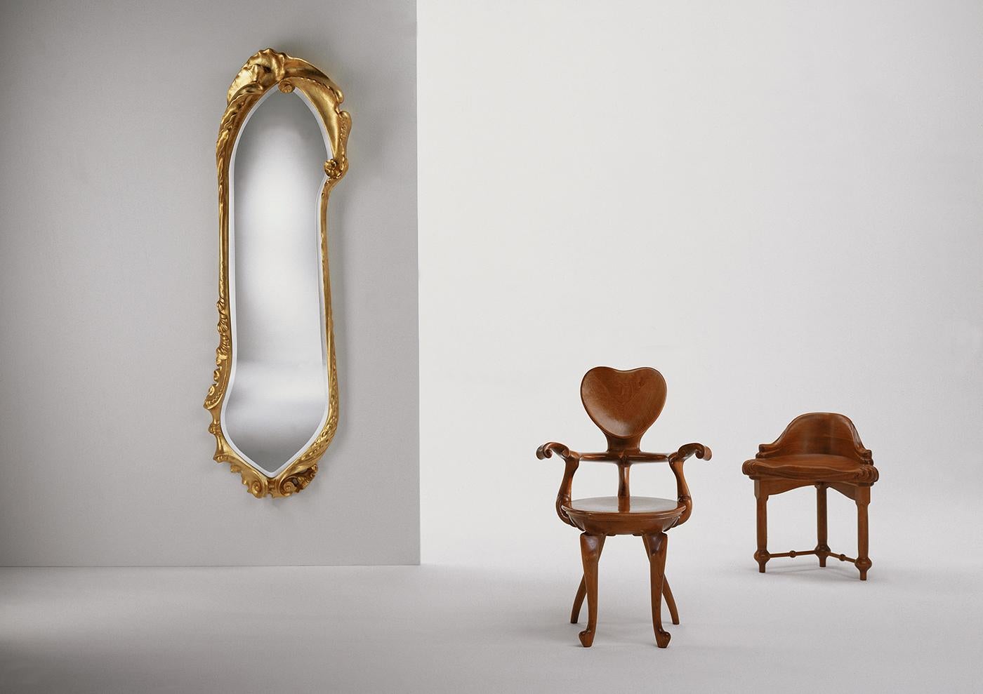 Goldener Calvet-Spiegel, Antonio Gaudí's (Moderne) im Angebot