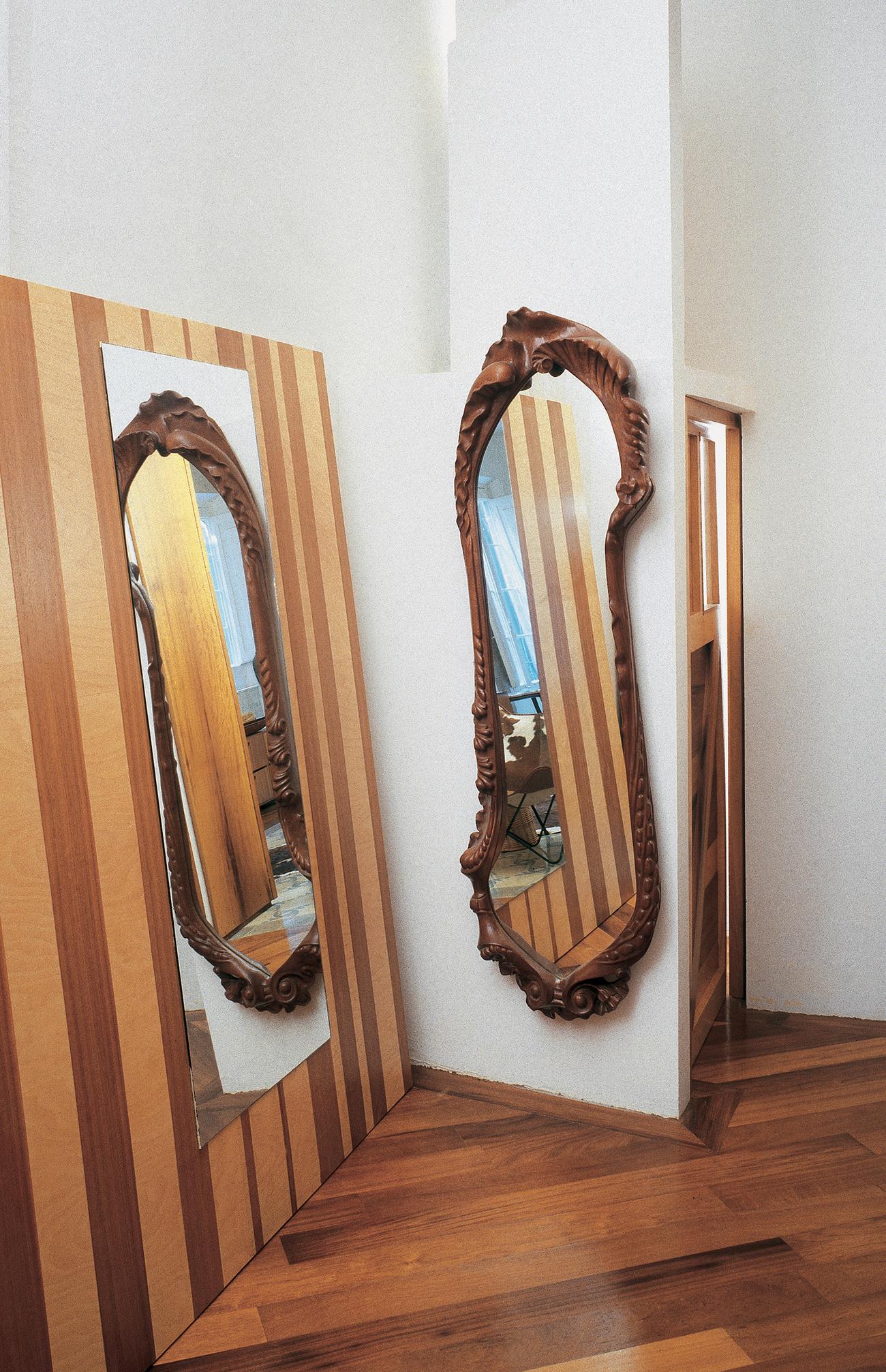 Modern Calvet Golden Mirror, Antonio Gaudí