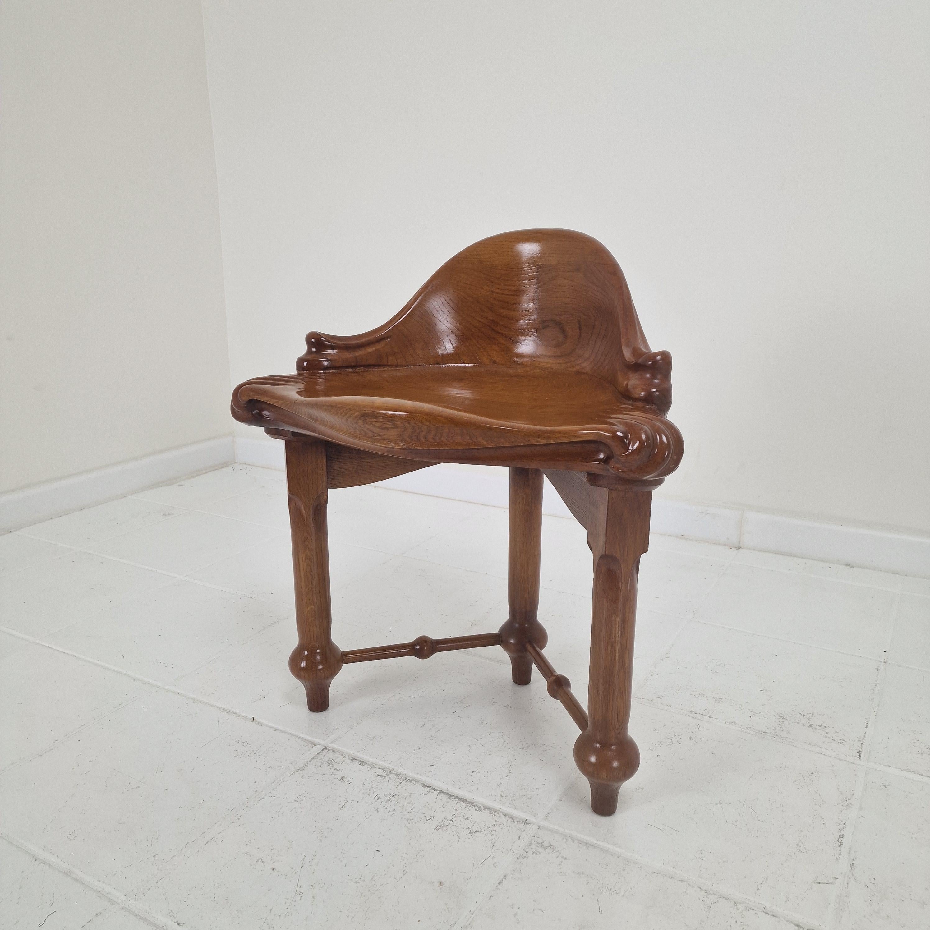 Calvet Hocker von Antoni Gaudí neu aufgelegt von BD Design (Spanisch) im Angebot