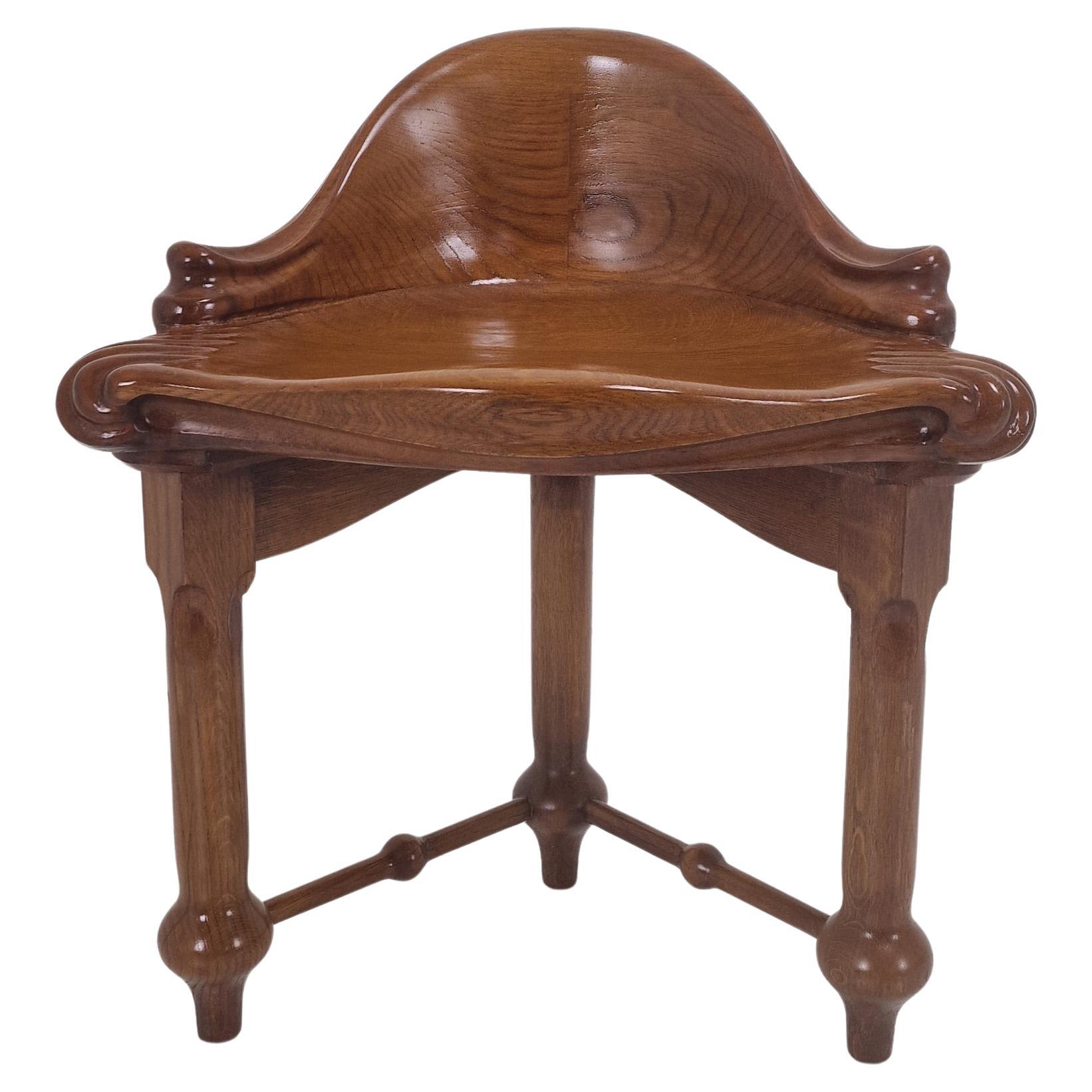 Calvet Hocker von Antoni Gaudí neu aufgelegt von BD Design im Angebot