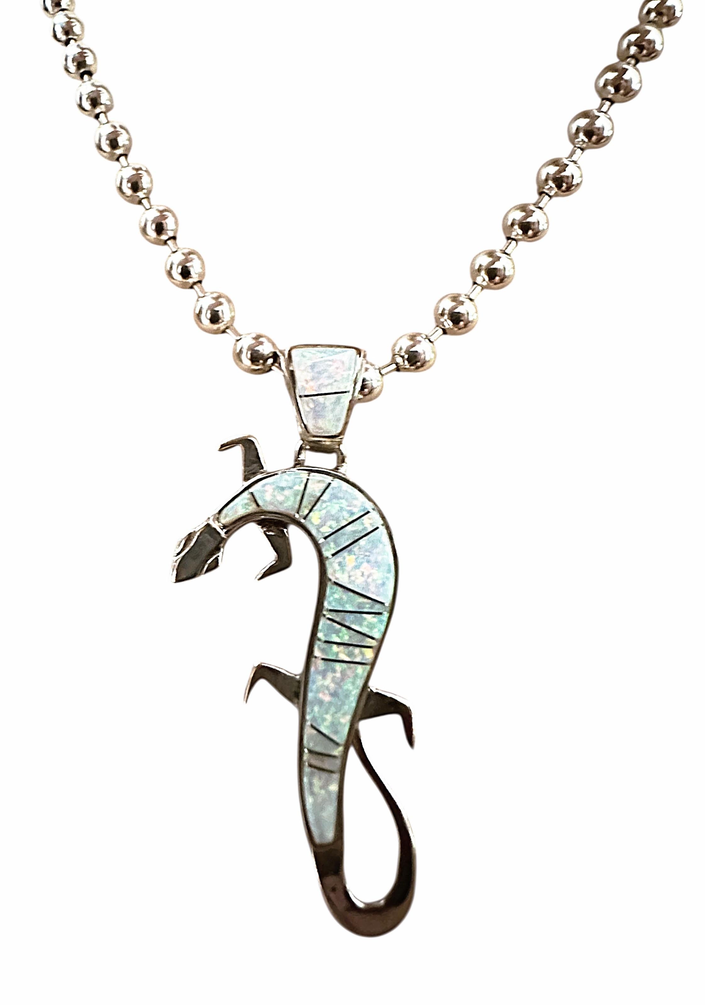 Taglio misto Calvin Begay Collana con ciondolo a forma di geco in argento sterling con opale di fuoco e ghiaccio in vendita