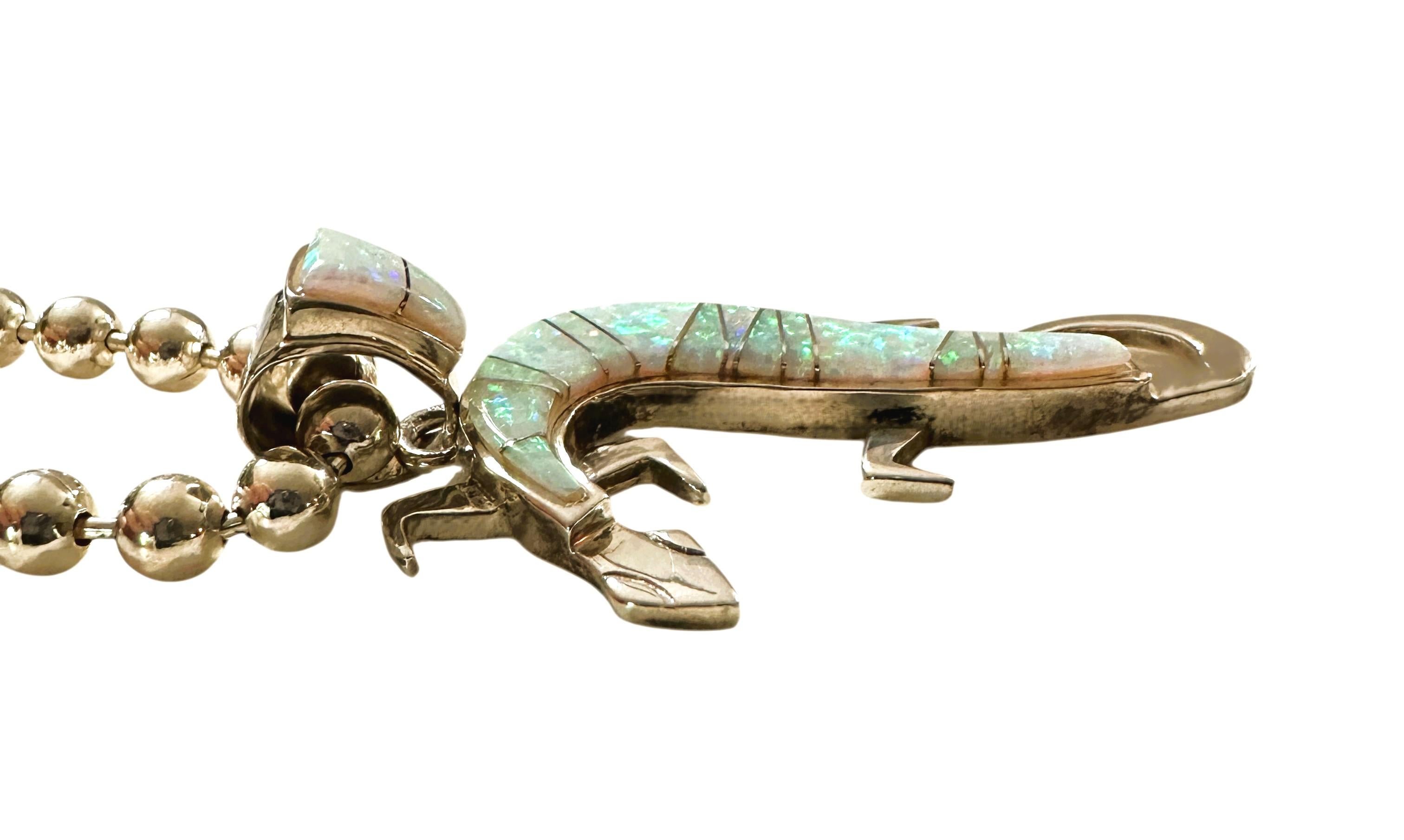 Calvin Begay Collana con ciondolo a forma di geco in argento sterling con opale di fuoco e ghiaccio in vendita 3