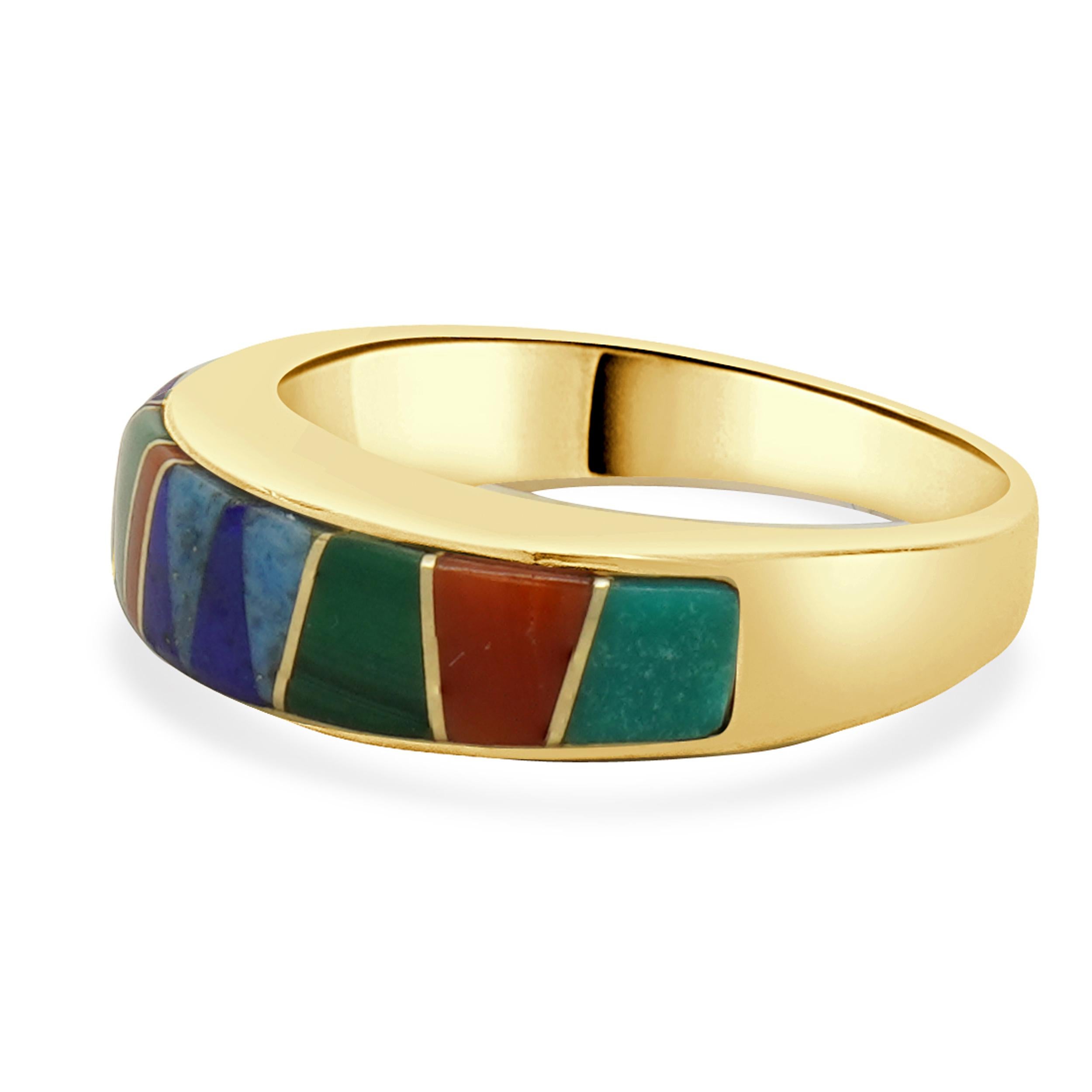 Designer: Calvin Begay 
MATERIAL: 14k Gelbgold
Abmessungen: Die Ringspitze ist 6 mm breit.
Ringgröße: 6.75 (bitte erlauben Sie bis zu 2 zusätzliche Arbeitstage für Größenanfragen)
Gewicht: 5.11 Gramm
