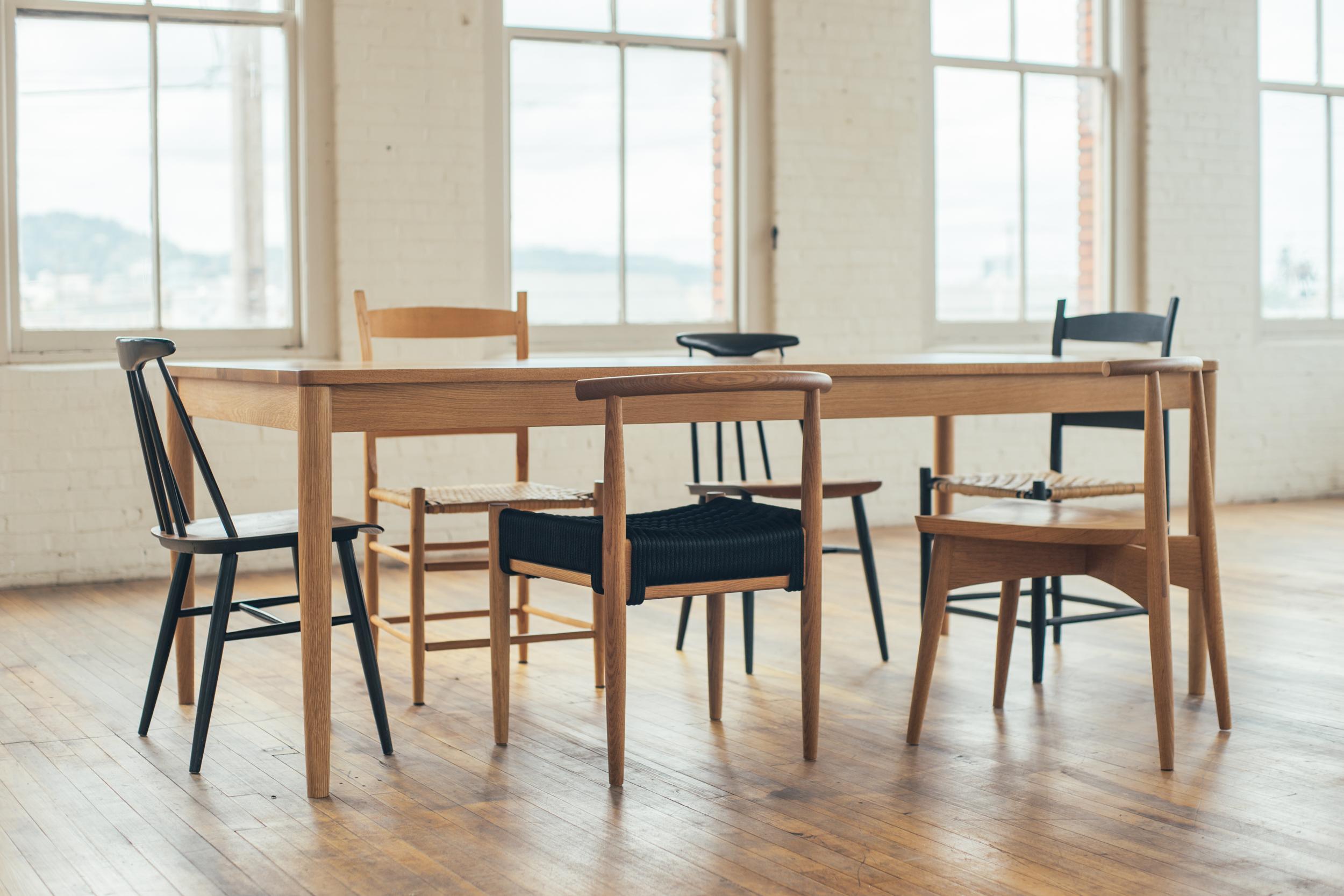 Tourné Table familiale Calvin, table de salle à manger moderne et personnalisée en chêne blanc ou en noyer en vente