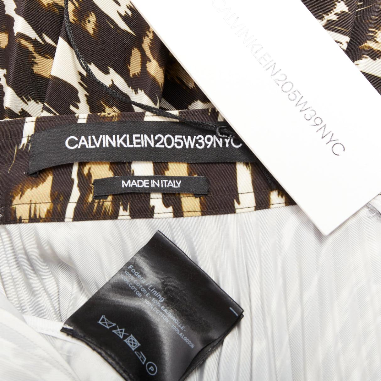 CALVIN KLEIN 205W39NYC Raf Simons Brauner Faltenrock mit Leopardenmuster US0 XS im Angebot 3