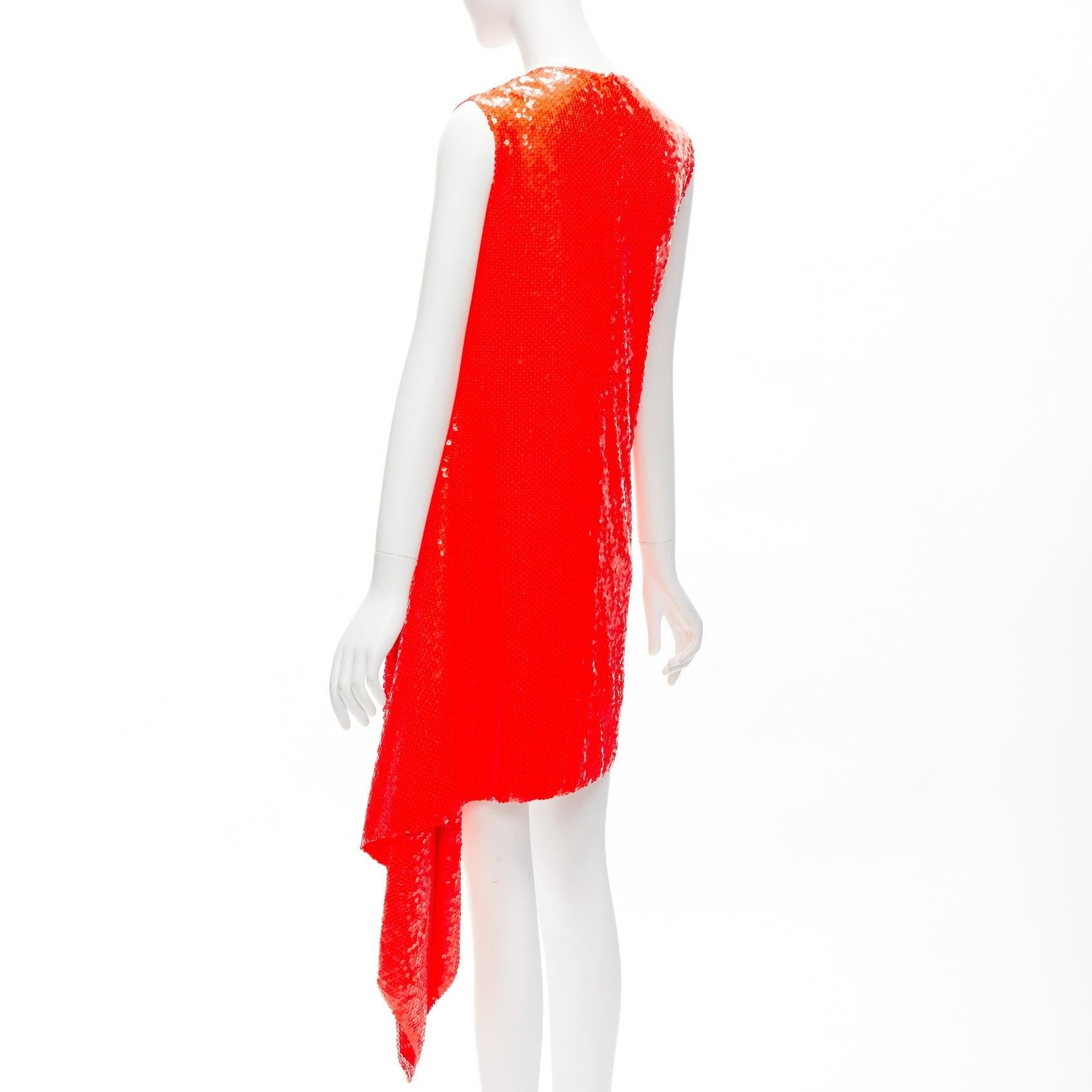 CALVIN KLEIN 205W39NYC Raf Simons - Robe à ourlet drapé à sequins rouges US4 S en vente 2