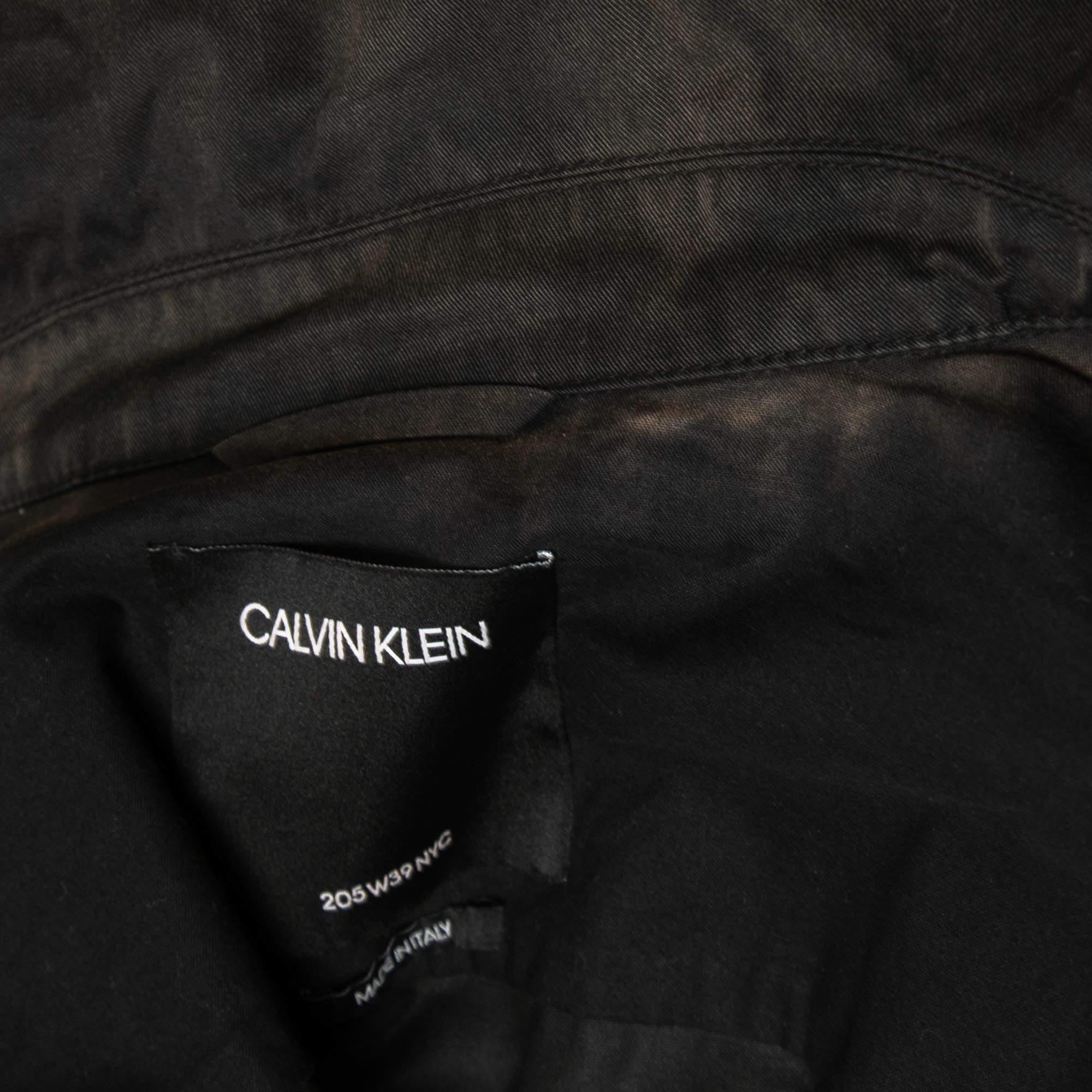 Calvin Klein Chaqueta de bombero negra de algodón reflectante M en Excelente Estado en Dubai, Al Qouz 2