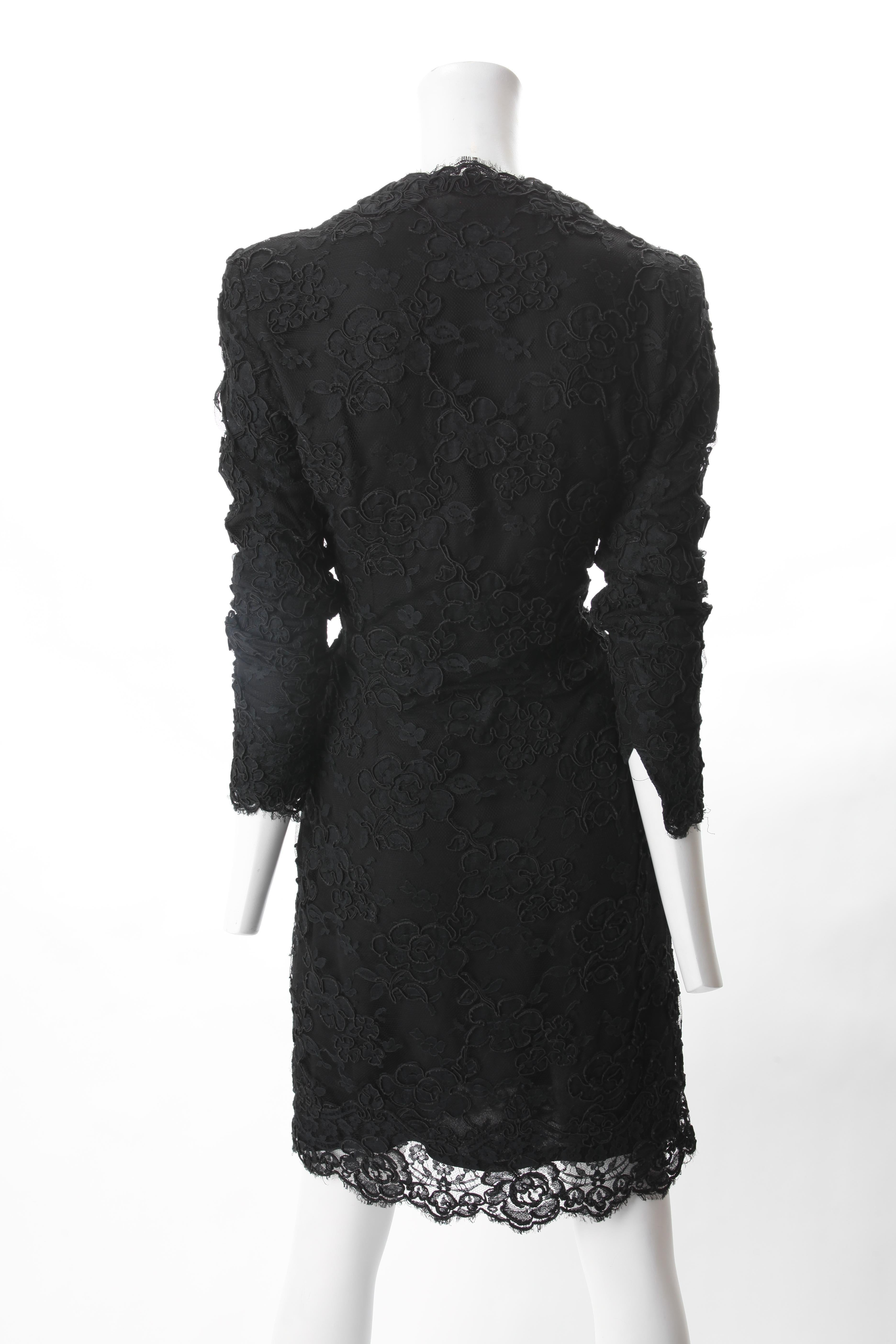 Calvin Klein - Robe de cocktail en dentelle noire, c. 1990 Bon état - En vente à New York, NY