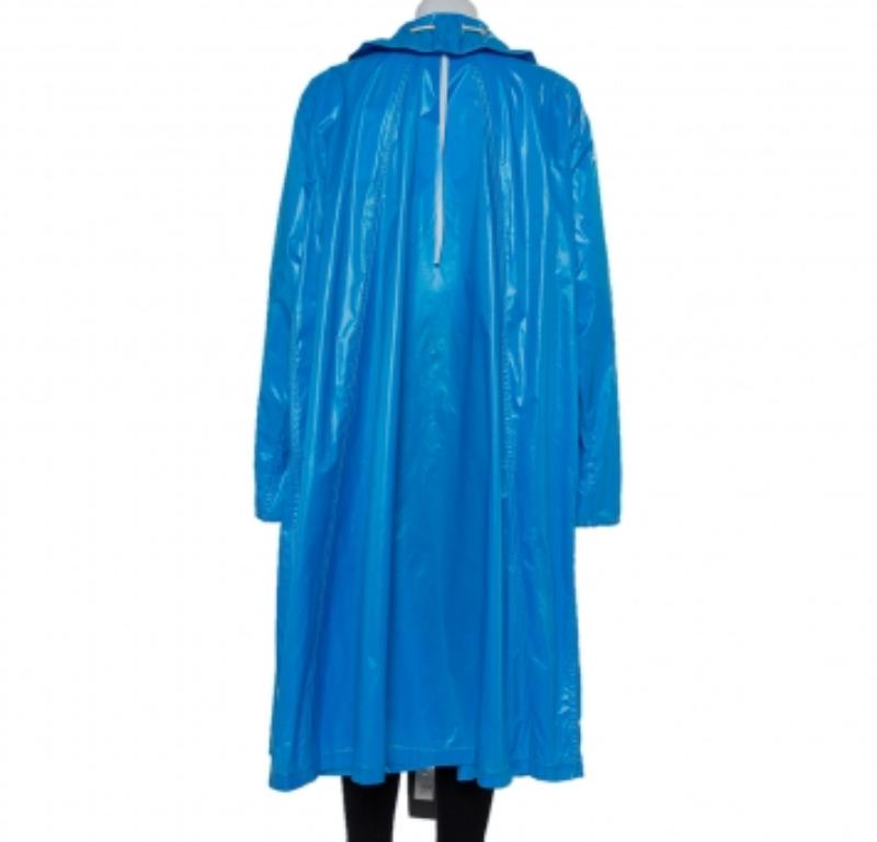 Calvin Klein Blue Synthetic Zip Front Oversized Rain Overcoat M In Good Condition For Sale In Dubai, Al Qouz 2