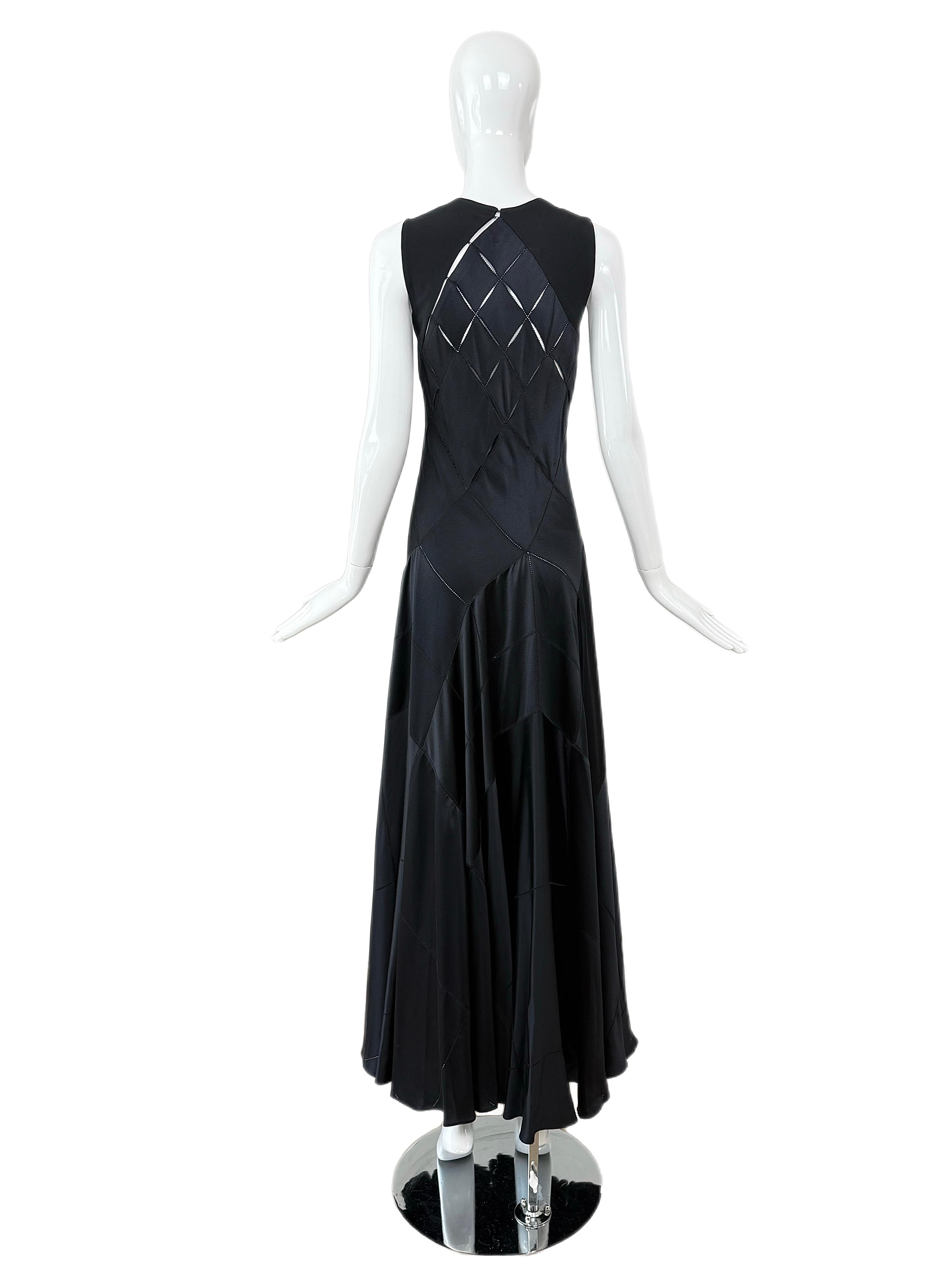 CALVIN KLEIN COLLECTION 2002 Vintage Runway Silk Cut Out Abendkleid Maxikleid (Schwarz) im Angebot