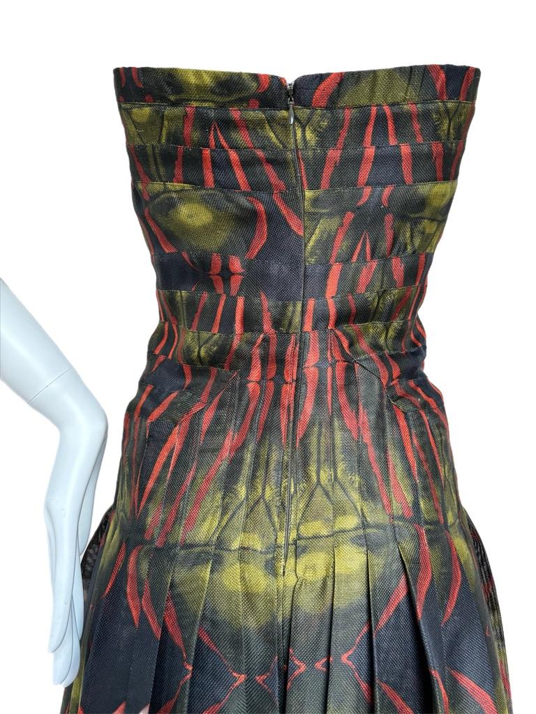 Calvin Klein Collection
FW03
Vintage
Runway (my version is actually longer and more flattering and has better pattern placement)
It's skin-tight around waist and flares out around hips, definitely an unexpected hot girl dress
USA size 6 but fits