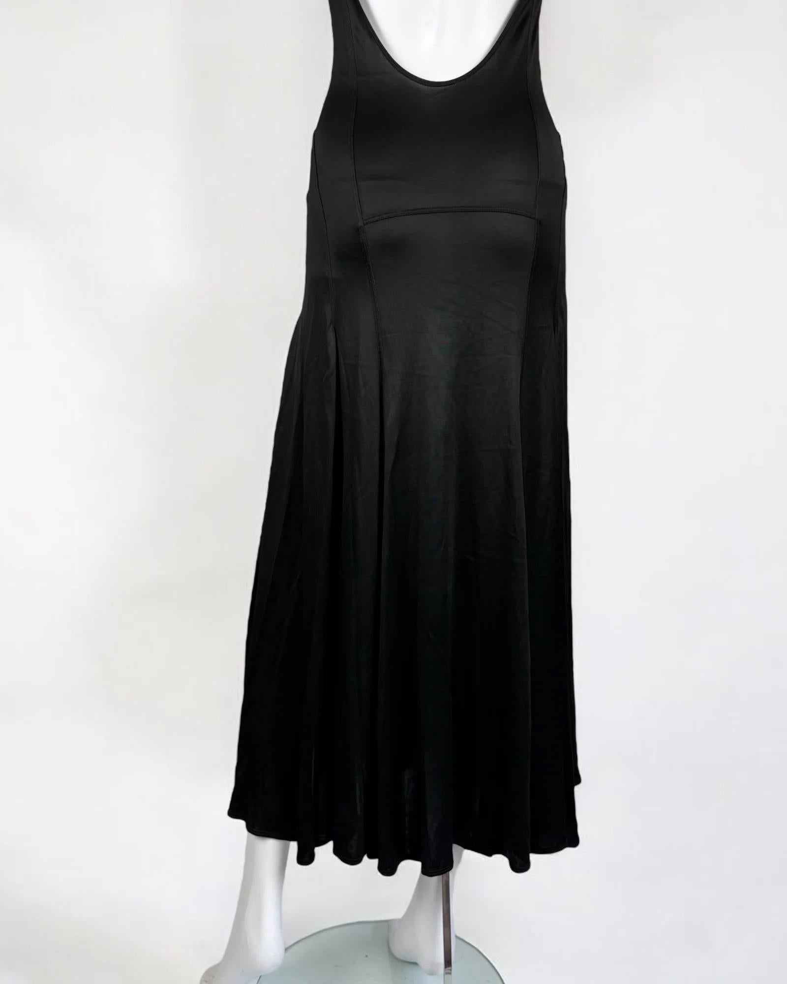 Calvin Klein Collection Schwarzes konturiertes Kleid, SS 2003 im Angebot 3
