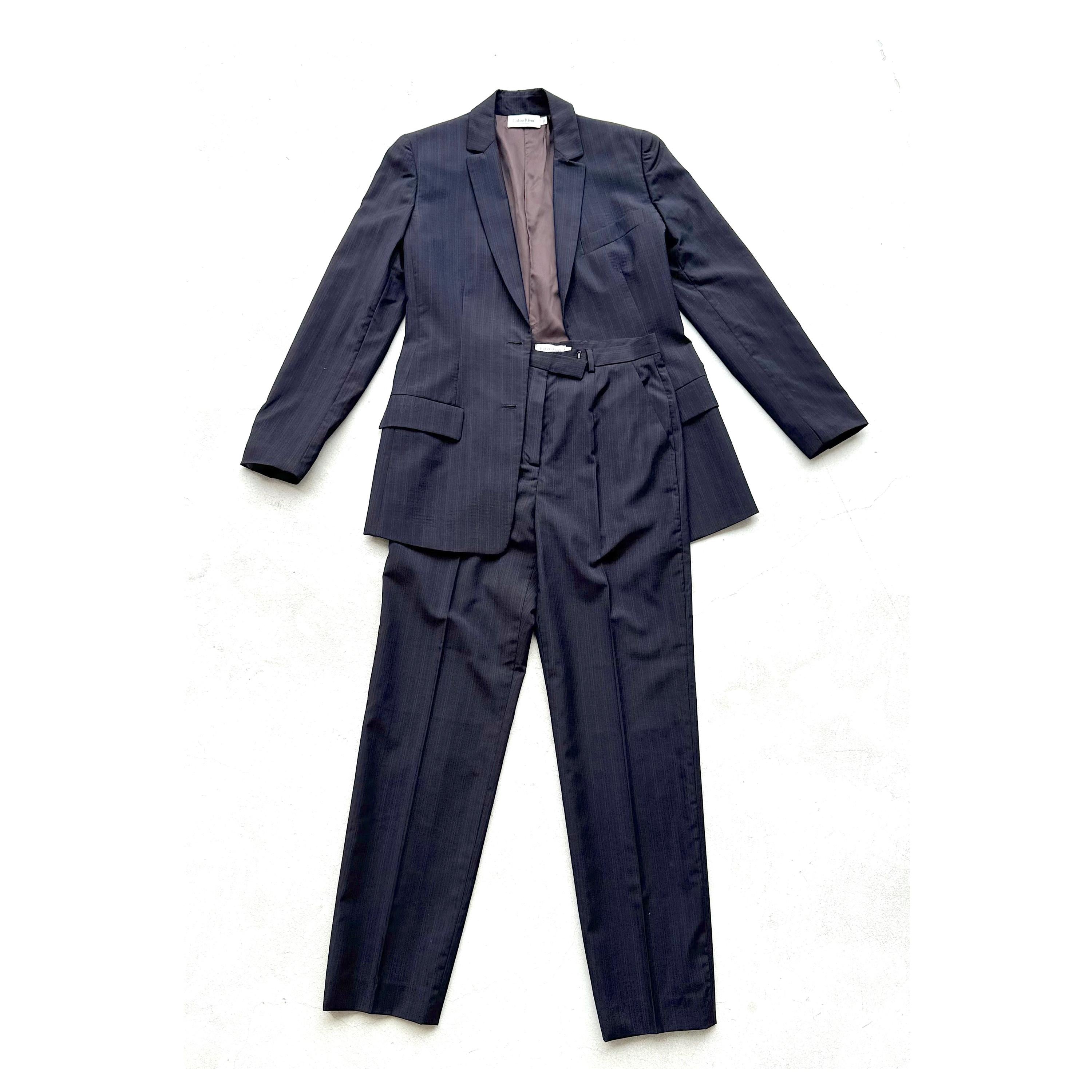 Calvin Klein Collection by Calvin Vintage Traje a rayas a medida de los años 90 en venta 7