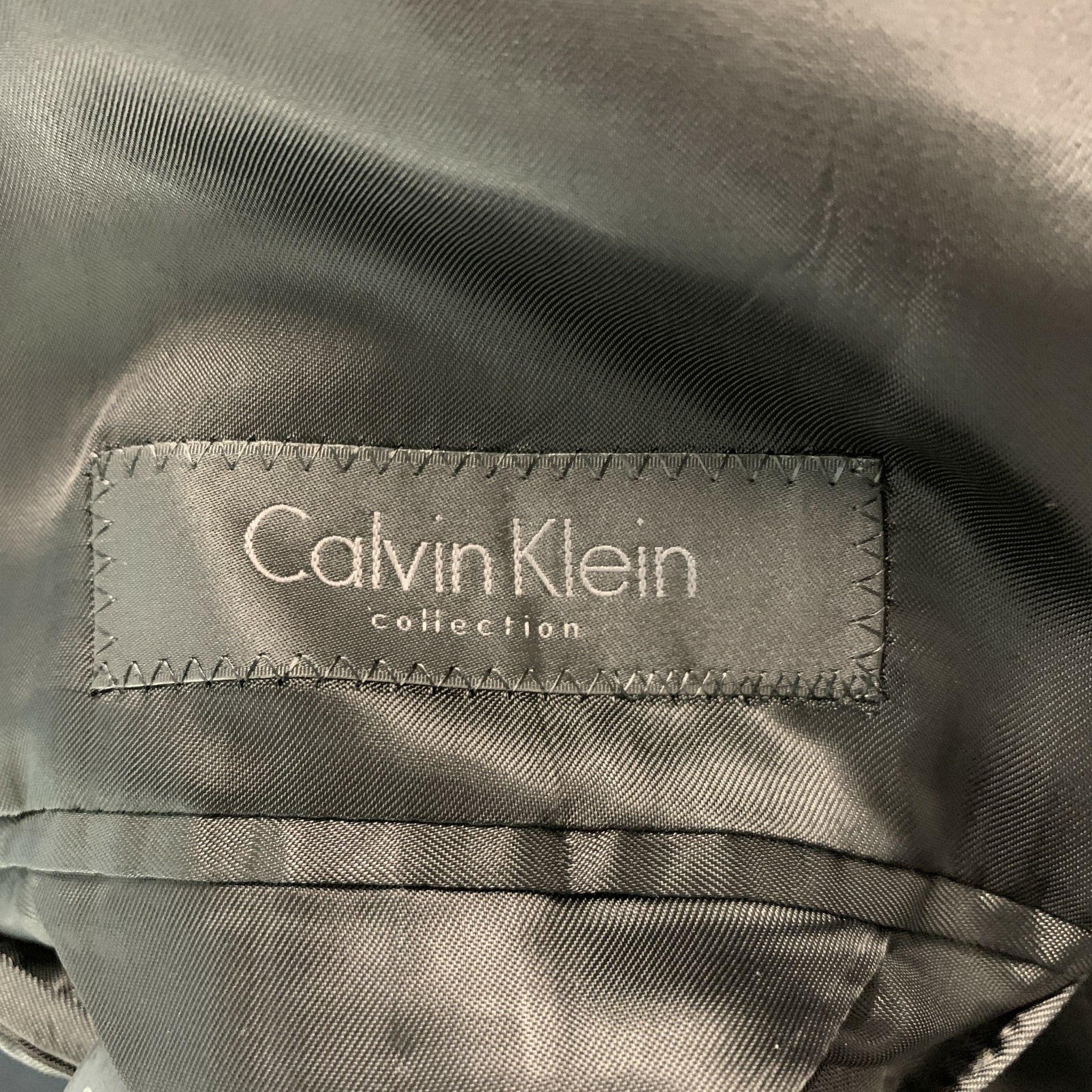 CALVIN KLEIN COLLECTION Size 34 Black Solid Wool Peak Lapel Tuxedo For Sale 8