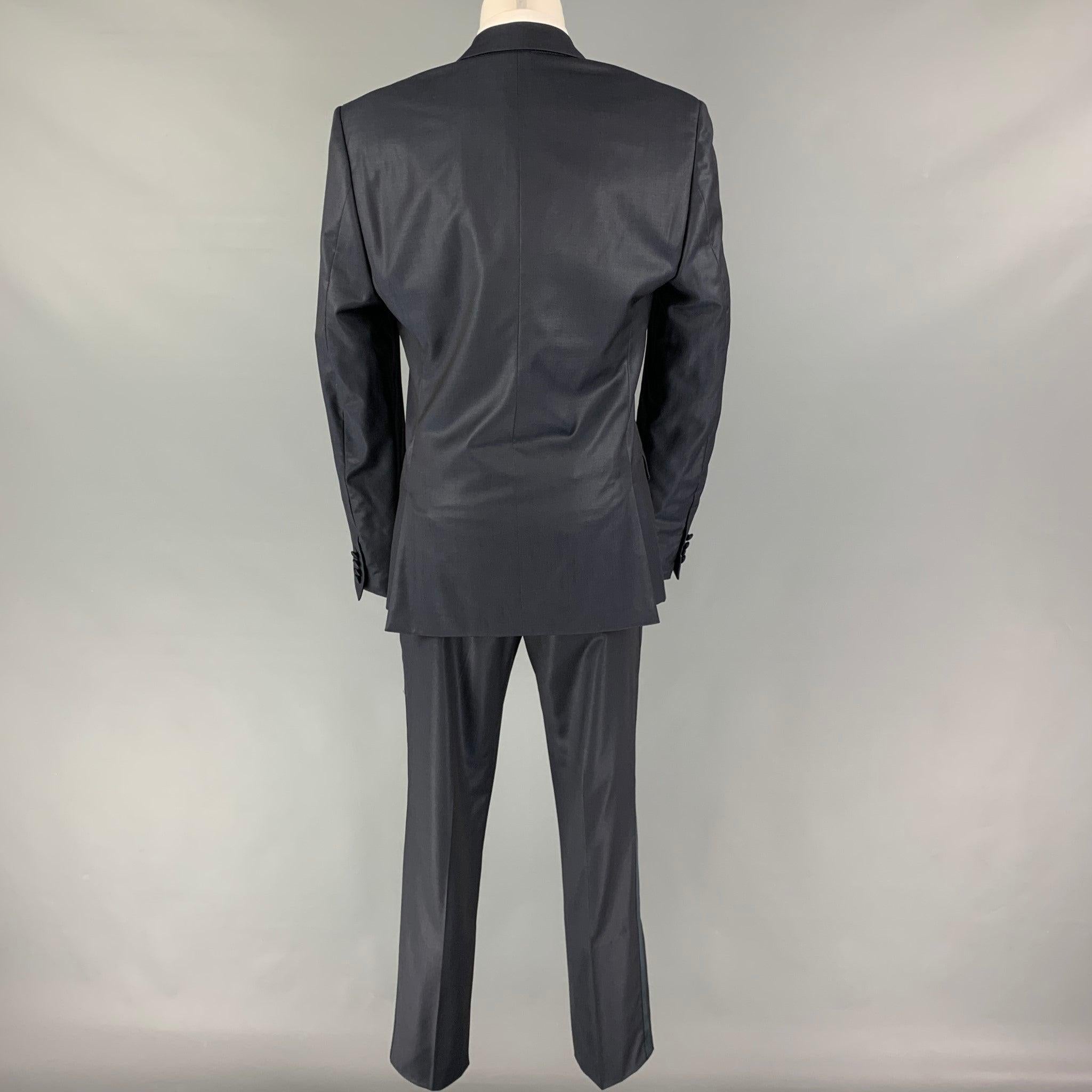 CALVIN KLEIN COLLECTION - Costume de smoking en laine noire marine à revers pointu, taille 34 Pour hommes en vente