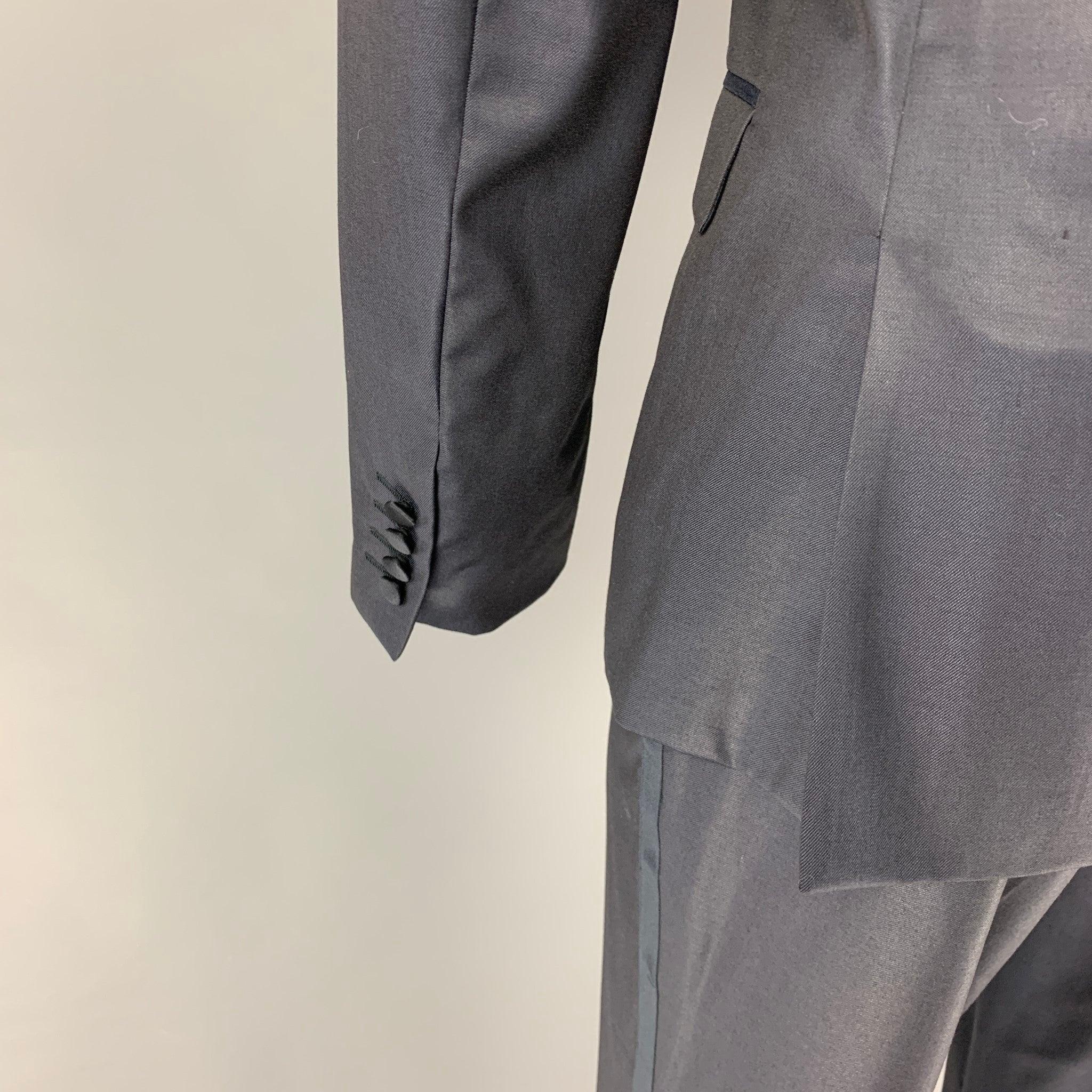 CALVIN KLEIN COLLECTION Size 34 Navy Black Wool Peak Lapel Tuxedo Suit For Sale 1
