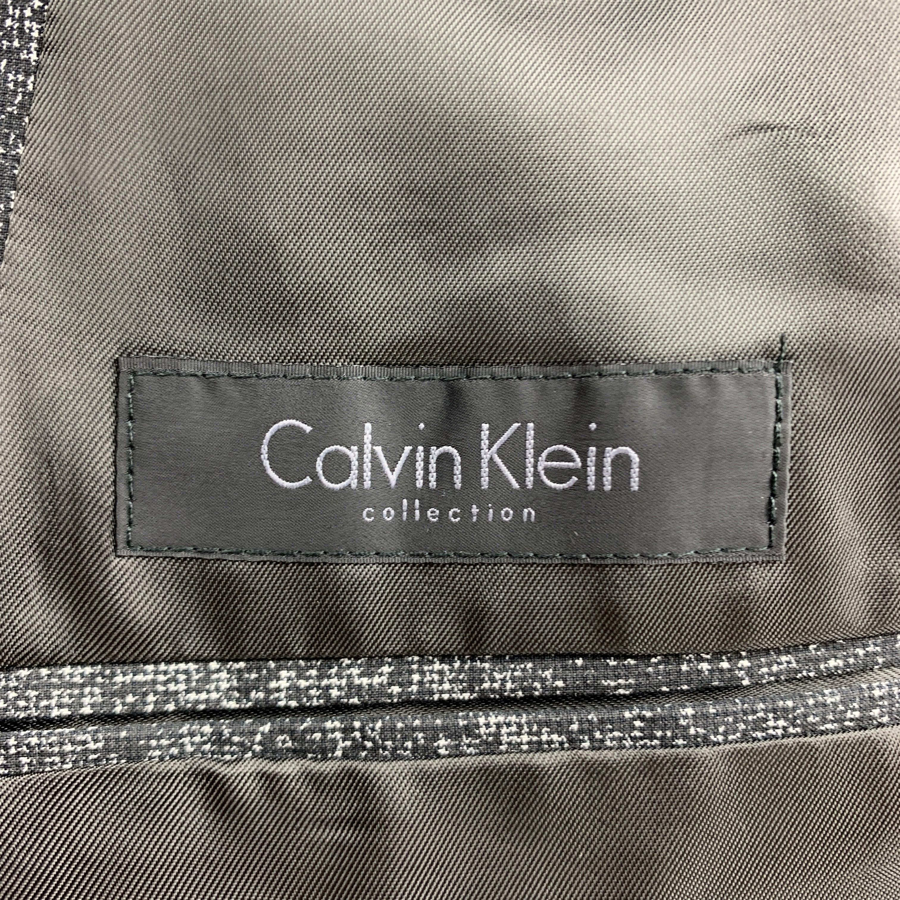 CALVIN KLEIN COLLECTION Size 36 Black & Grey Distressed Print Sport Coat For Sale 4