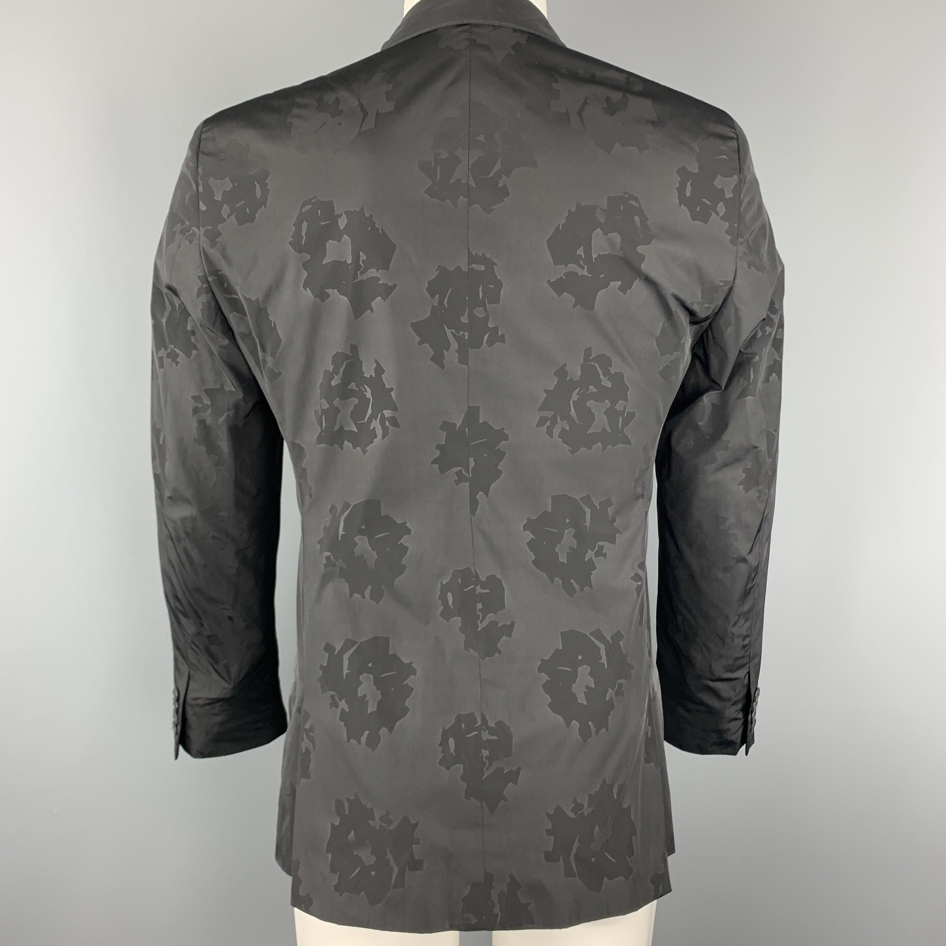 CALVIN KLEIN COLLECTION Size 36 Black on Black Floral Notch Lapel Sport Coat For Sale 2