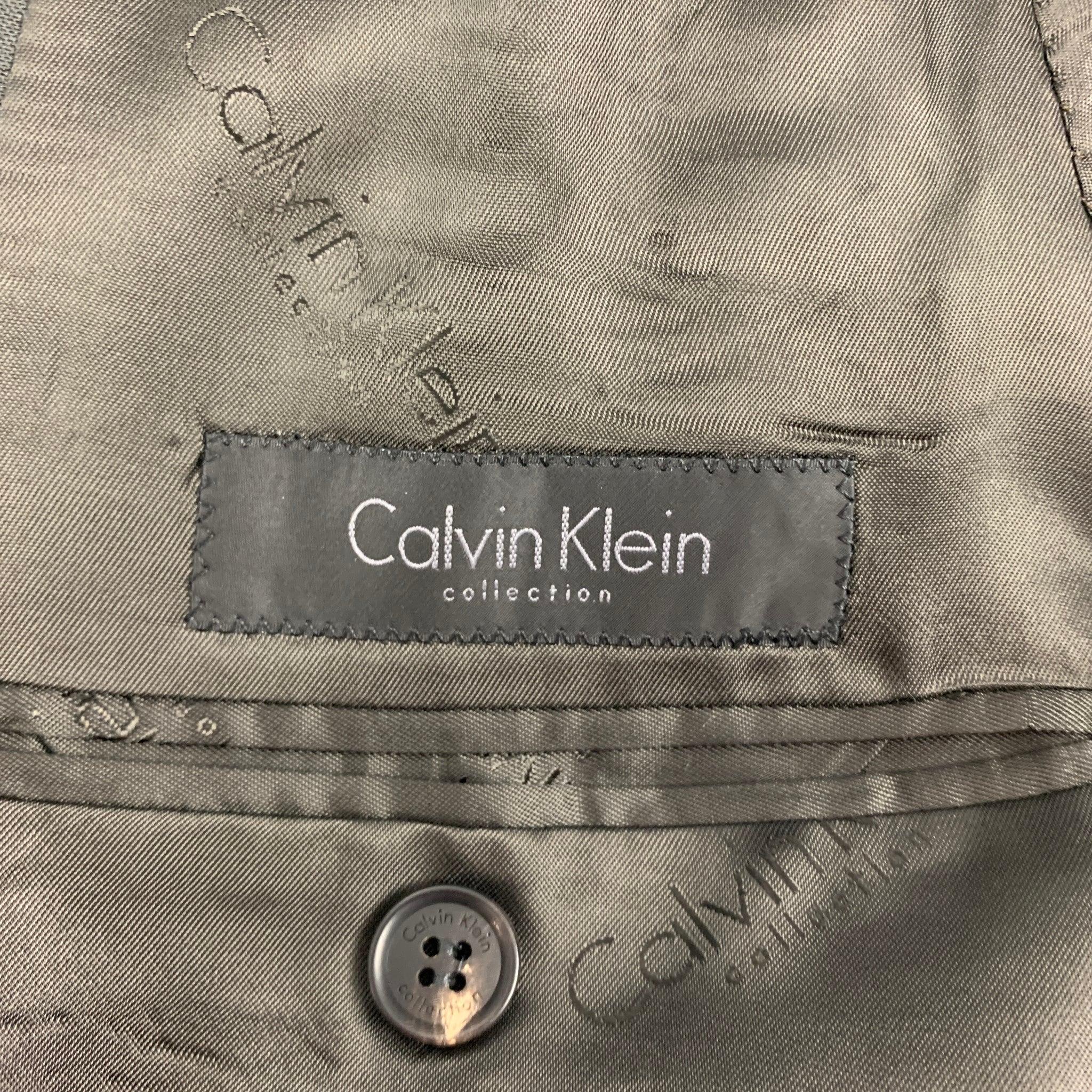 CALVIN KLEIN COLLECTION Size 36 Charcoal Wool Notch Lapel Suit For Sale 5