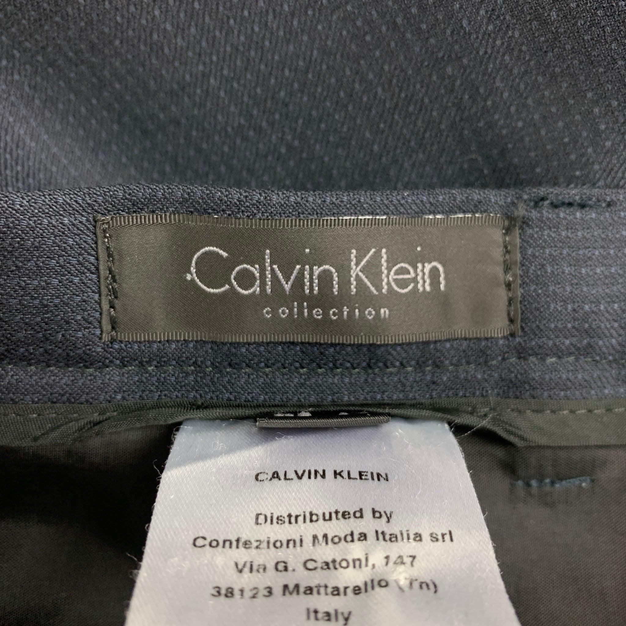CALVIN KLEIN COLLECTION Size 36 Navy Grid Wool Peak Lapel Suit For Sale 7