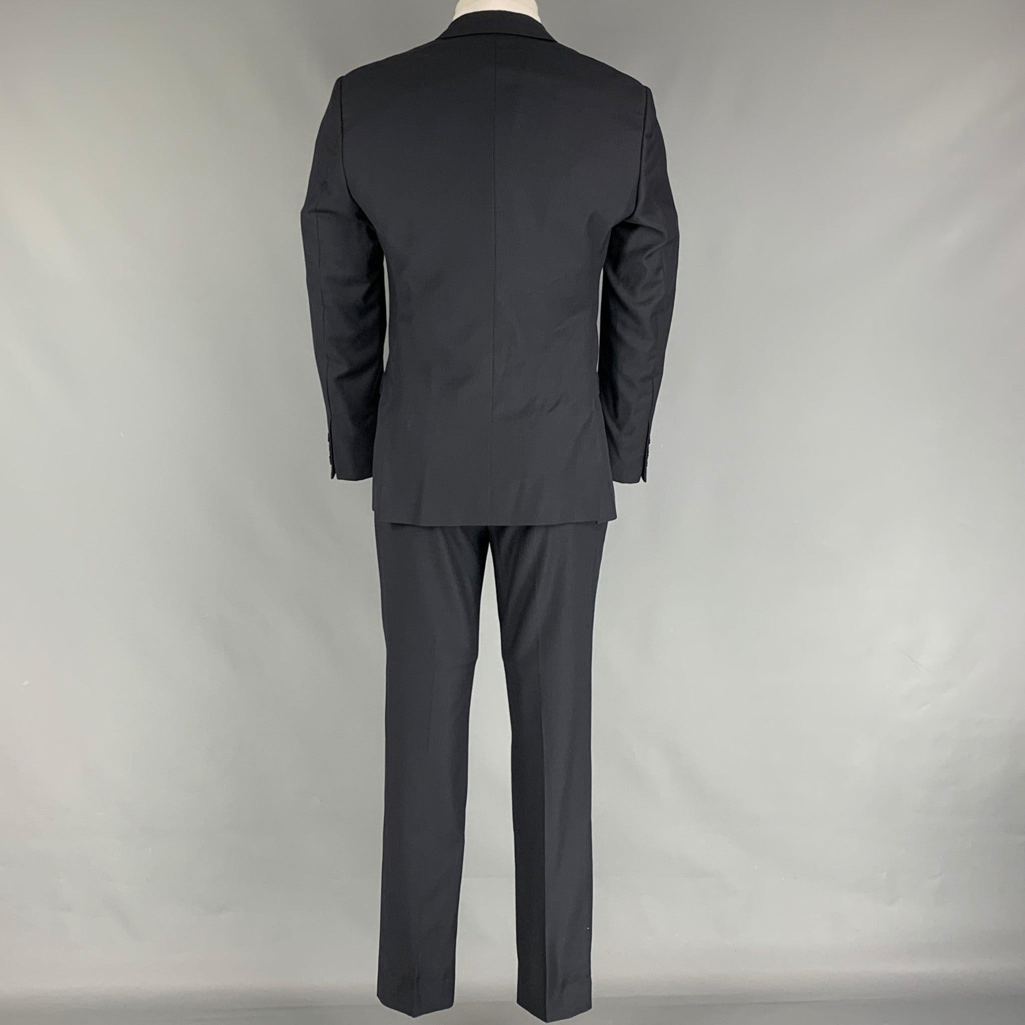 Men's CALVIN KLEIN COLLECTION Size 36 Navy Grid Wool Peak Lapel Suit For Sale