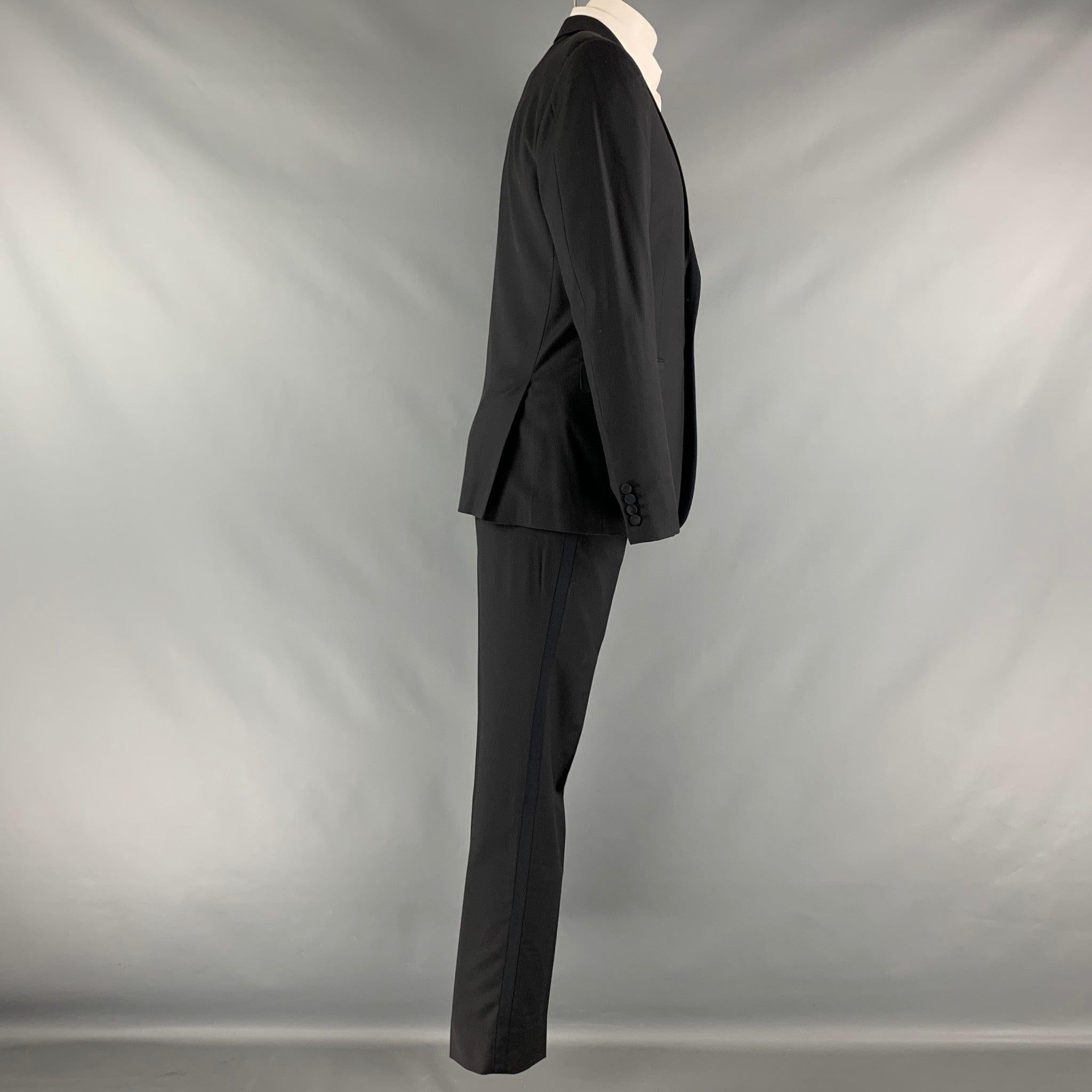 Men's CALVIN KLEIN COLLECTION Size 38 Black Solid Wool Peak Lapel Tuxedo For Sale