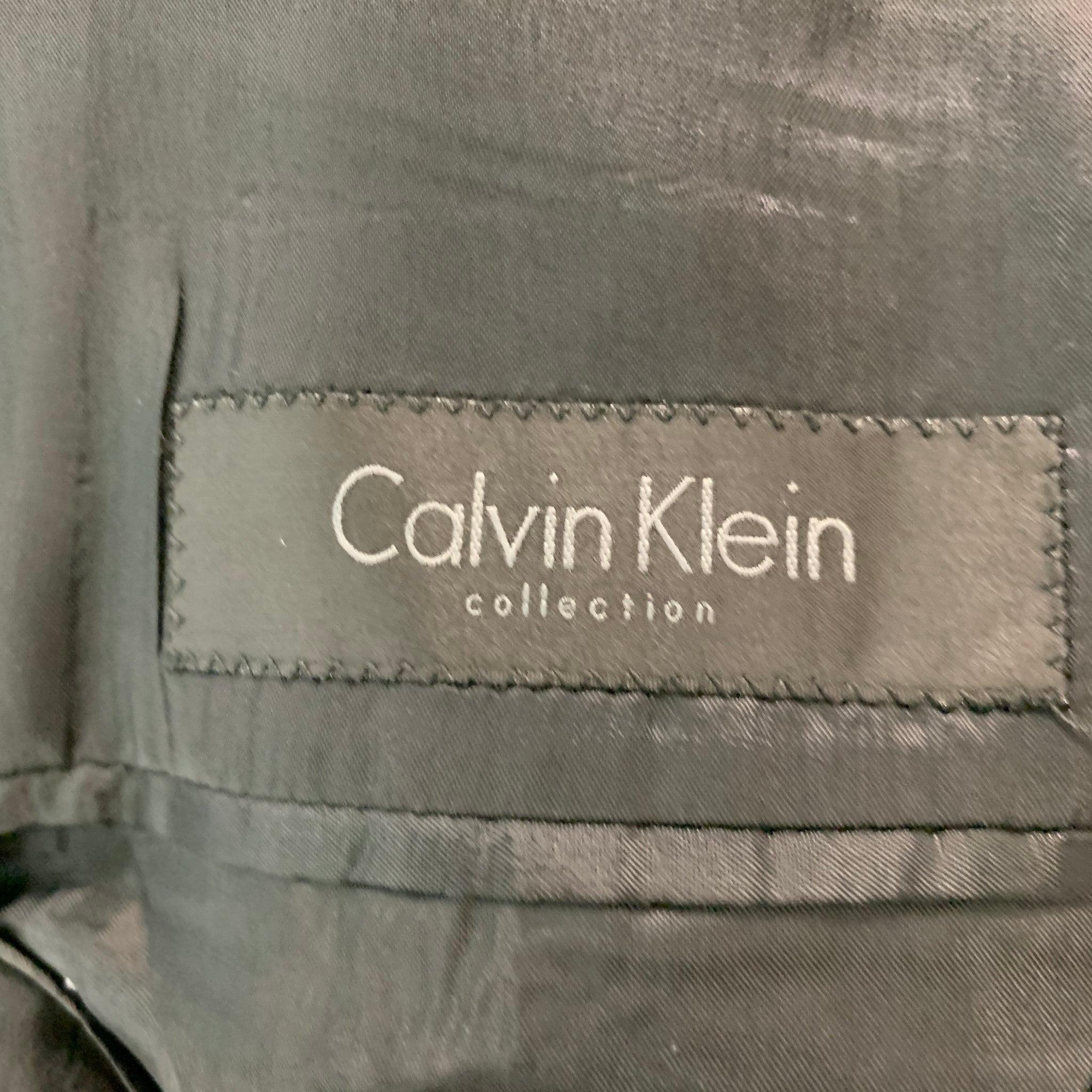 CALVIN KLEIN COLLECTION Size 38 Black Solid Wool Peak Lapel Tuxedo For Sale 5