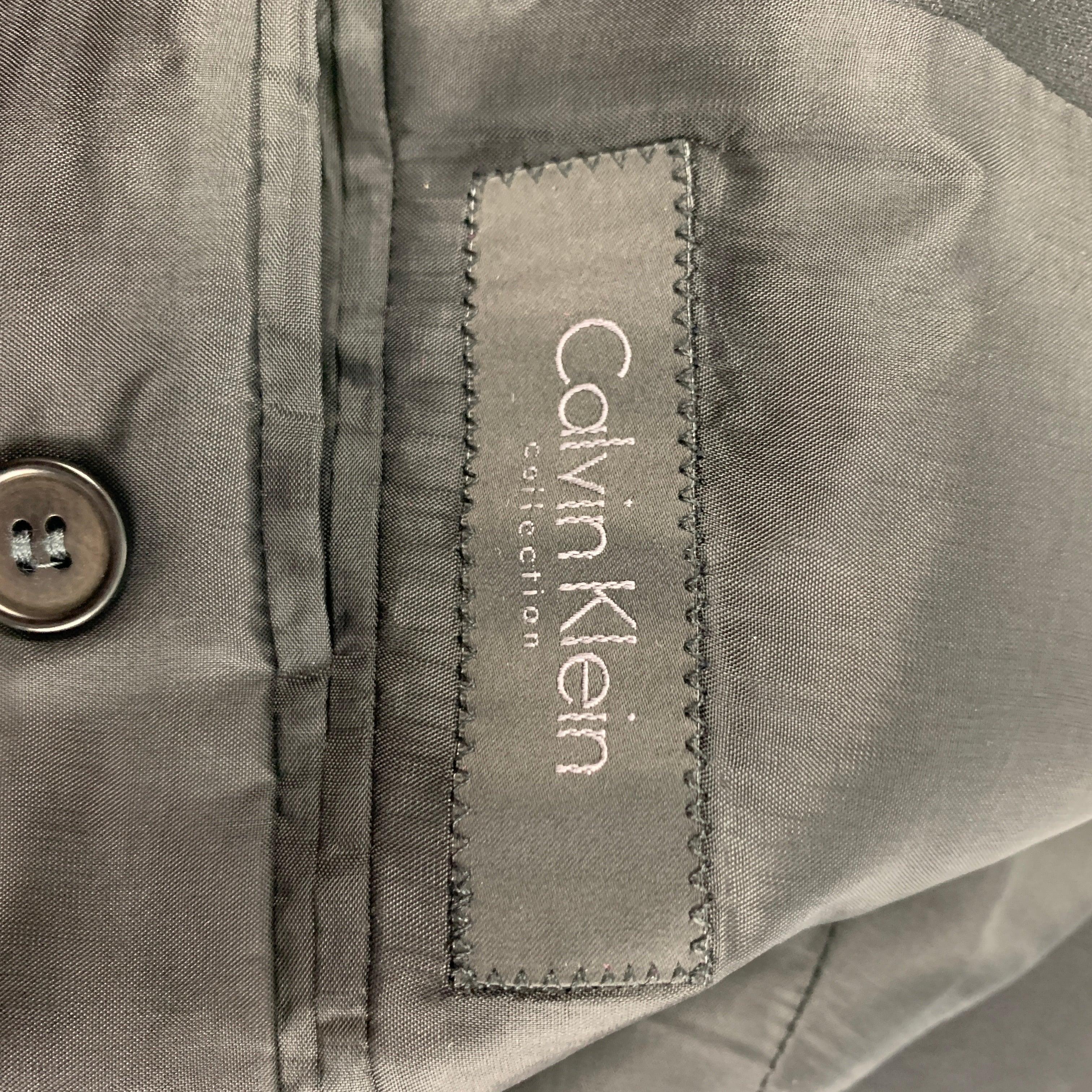 Calvin Klein Collection Taille 38 Manteau de sport en laine noire à revers en pointe en vente 2