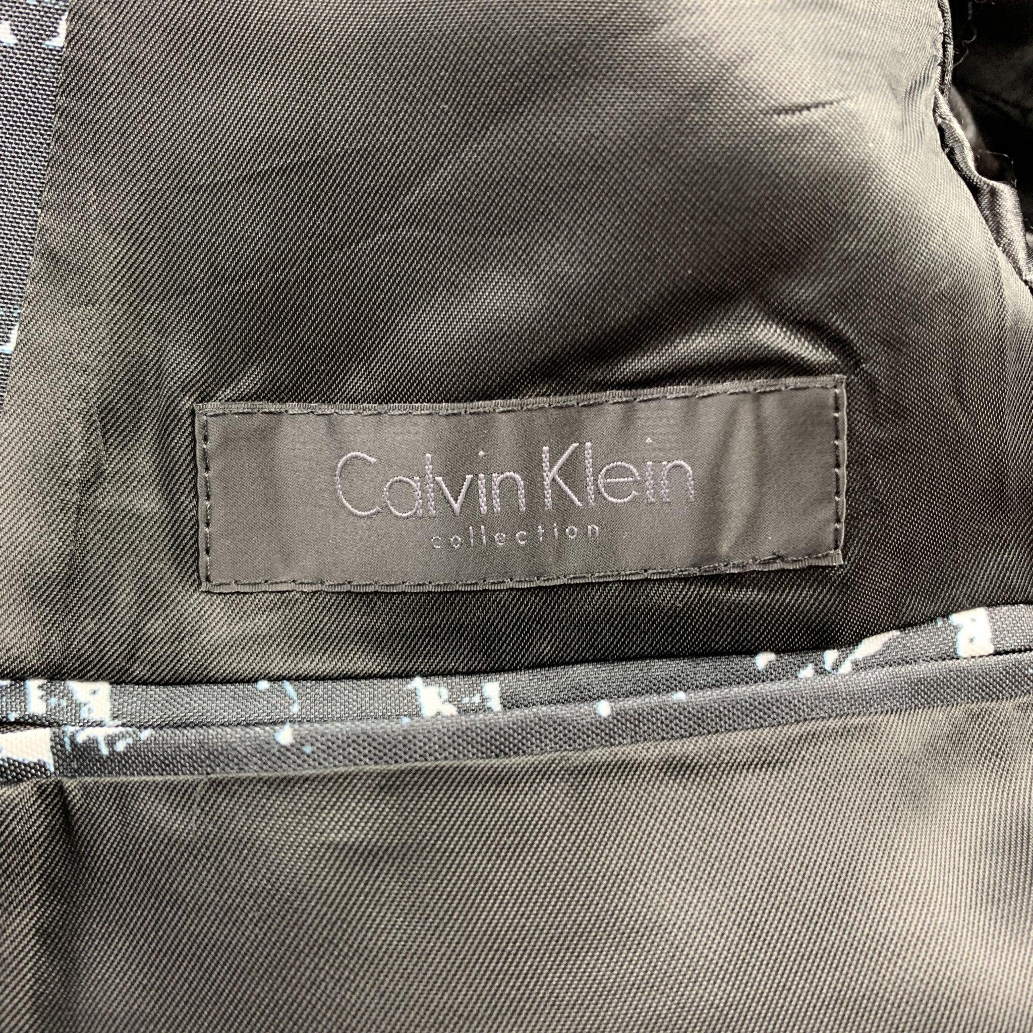 CALVIN KLEIN COLLECTION Size 40 Black & White Print Polyester Sport Coat For Sale 3