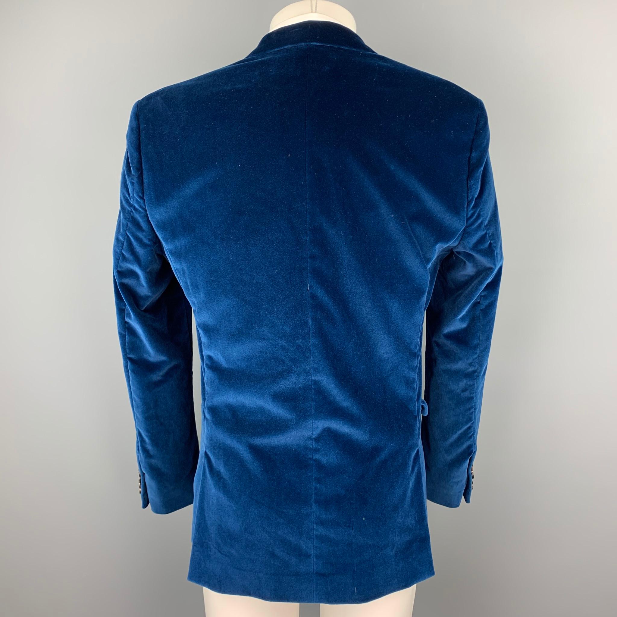 blue lapel coat