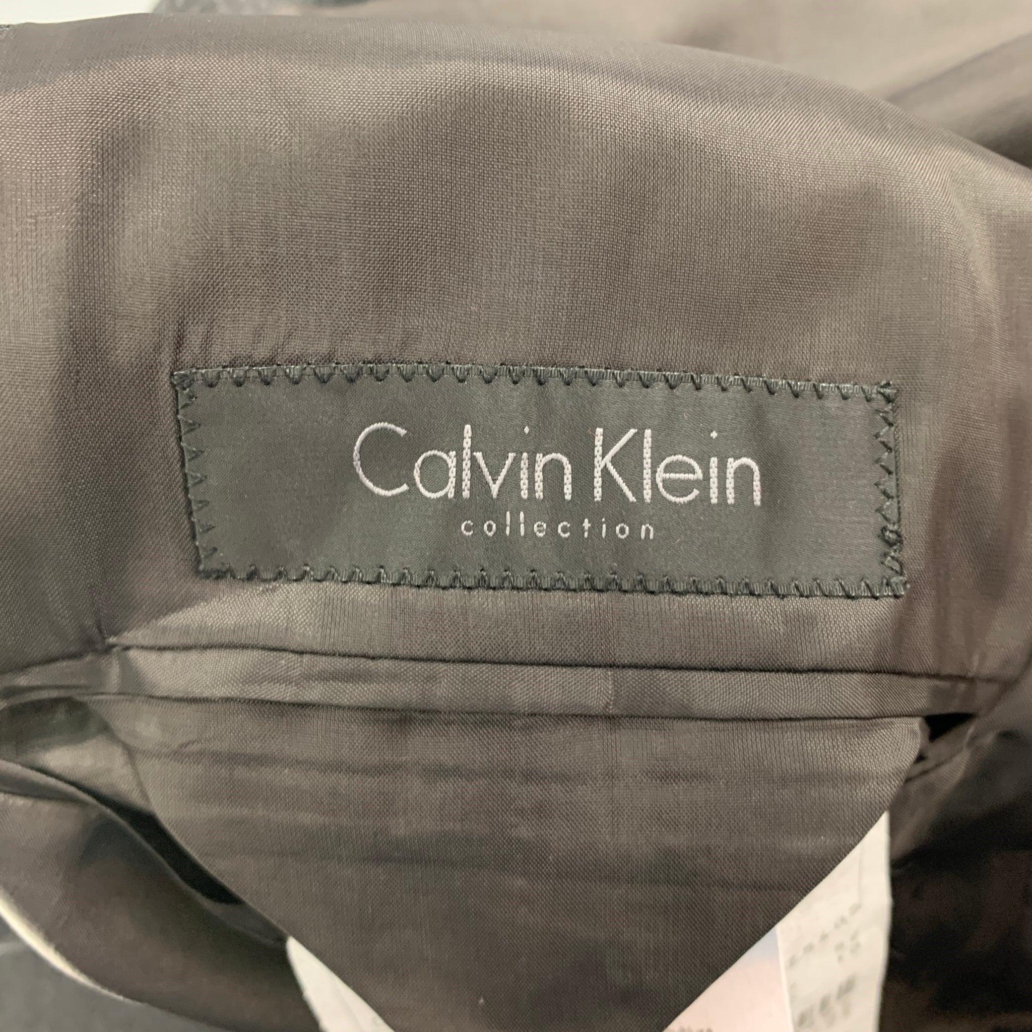 CALVIN KLEIN COLLECTION Size 42 Charcoal Wool Notch Lapel Suit For Sale 5
