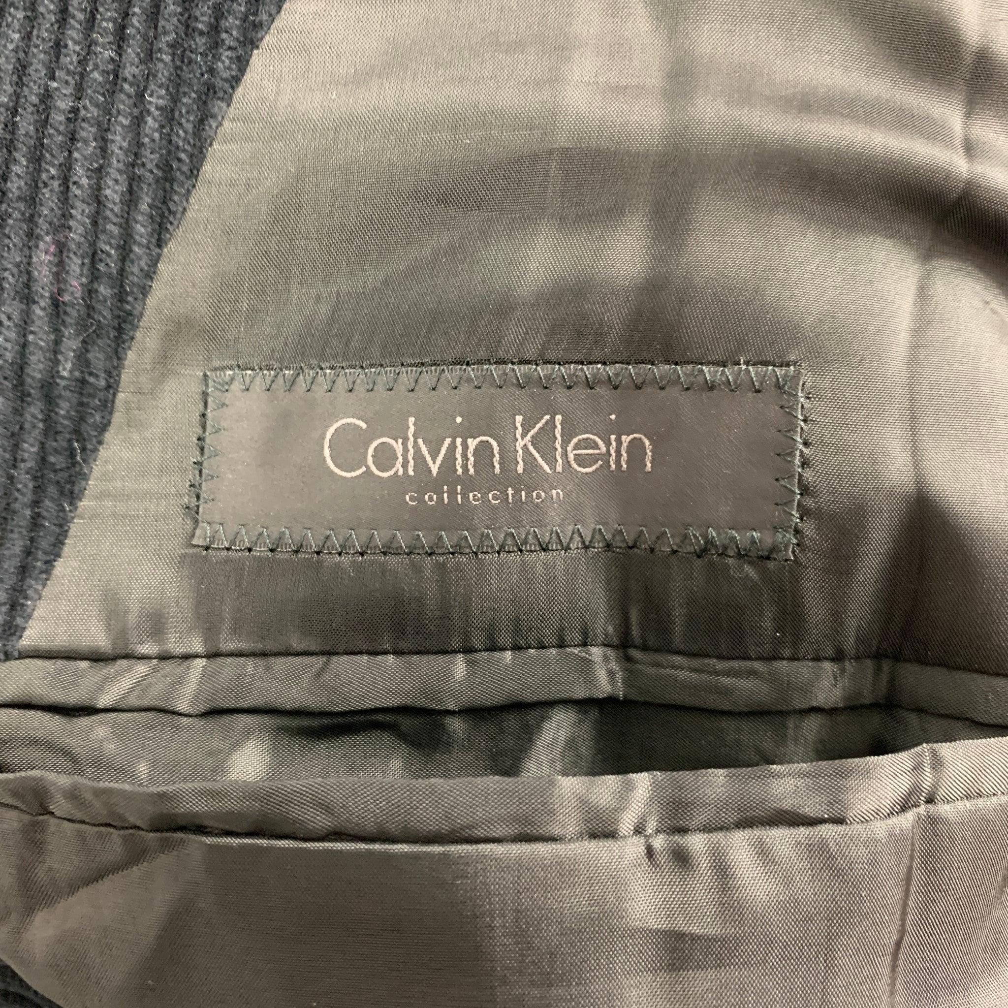 CALVIN KLEIN COLLECTION Size 44 Black Corduroy Cotton Sport Coat For Sale 3