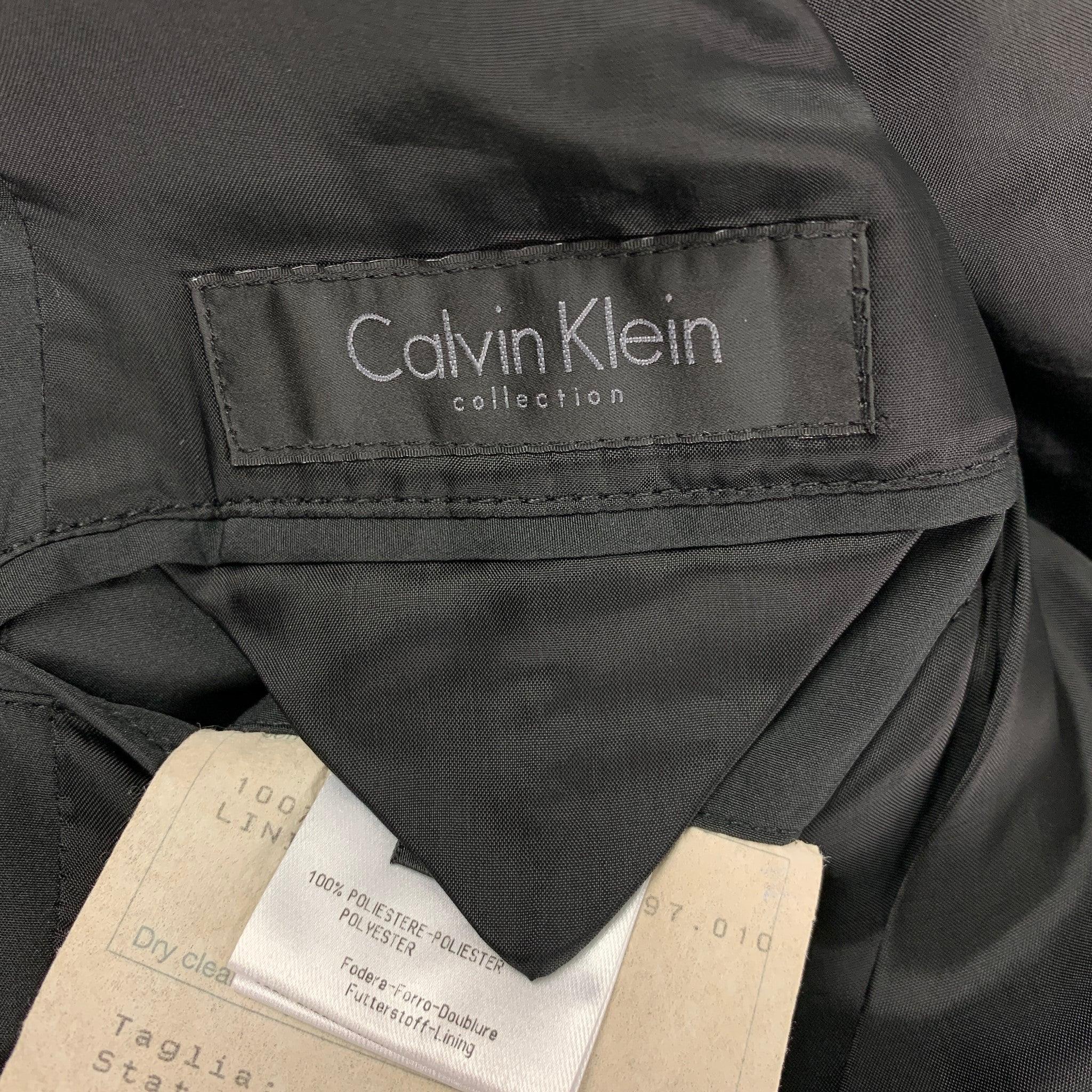 CALVIN KLEIN COLLECTION Size 44 Black Quilted Polyester Sport Coat For Sale 4
