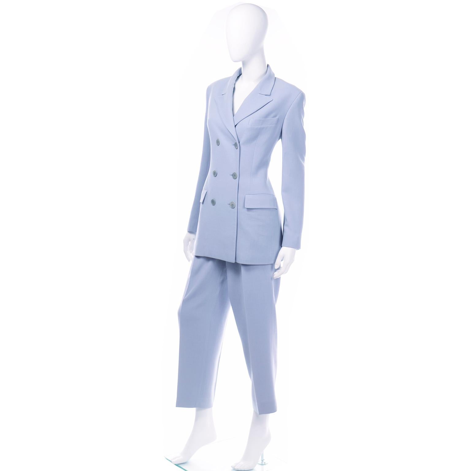Veste de costume et pantalon taille haute bleu pervenche vintage Collection Calvin Klein Excellent état - En vente à Portland, OR