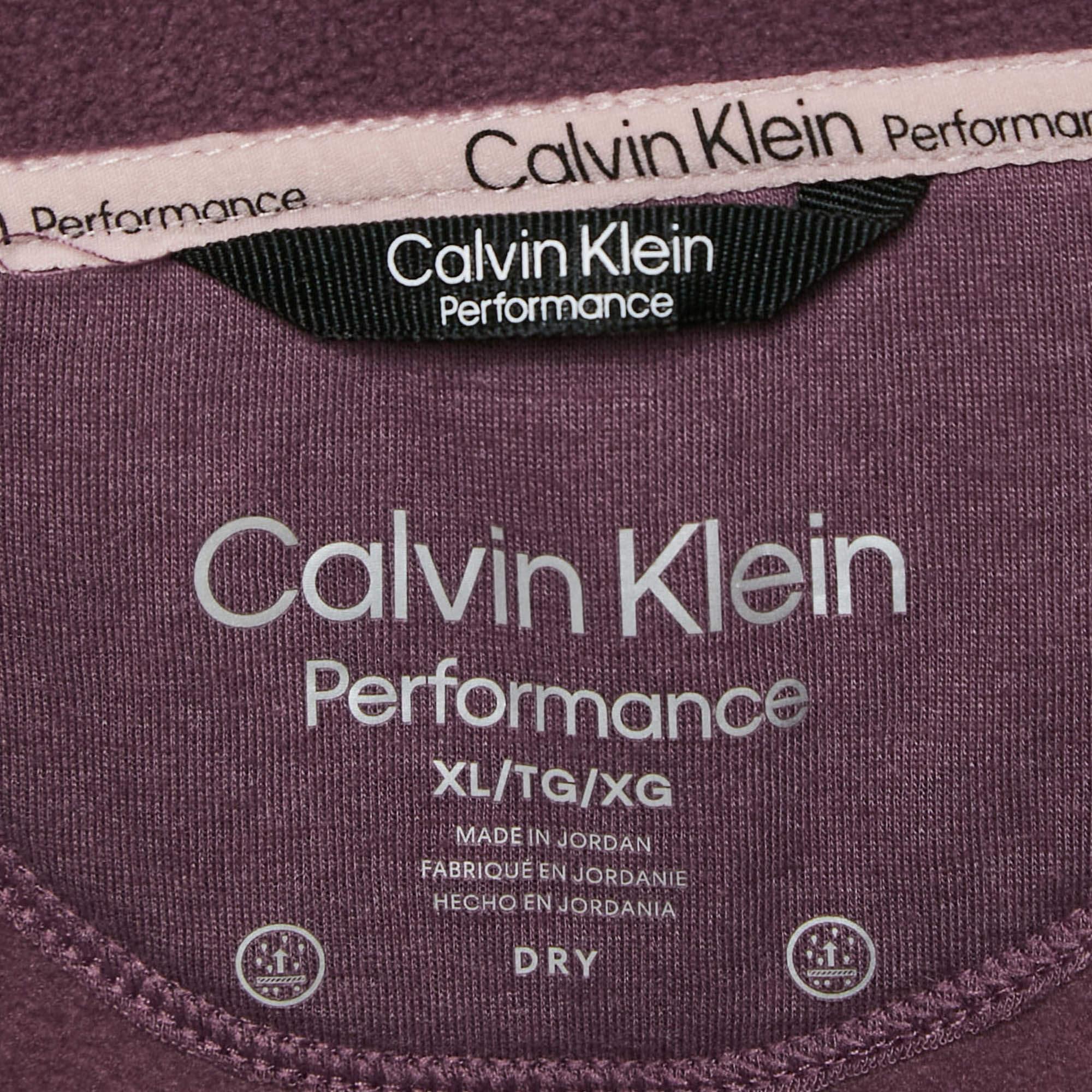 Calvin Klein Chaqueta de rendimiento de forro polar sintético morado claro XL en Excelente estado para la venta en Dubai, Al Qouz 2