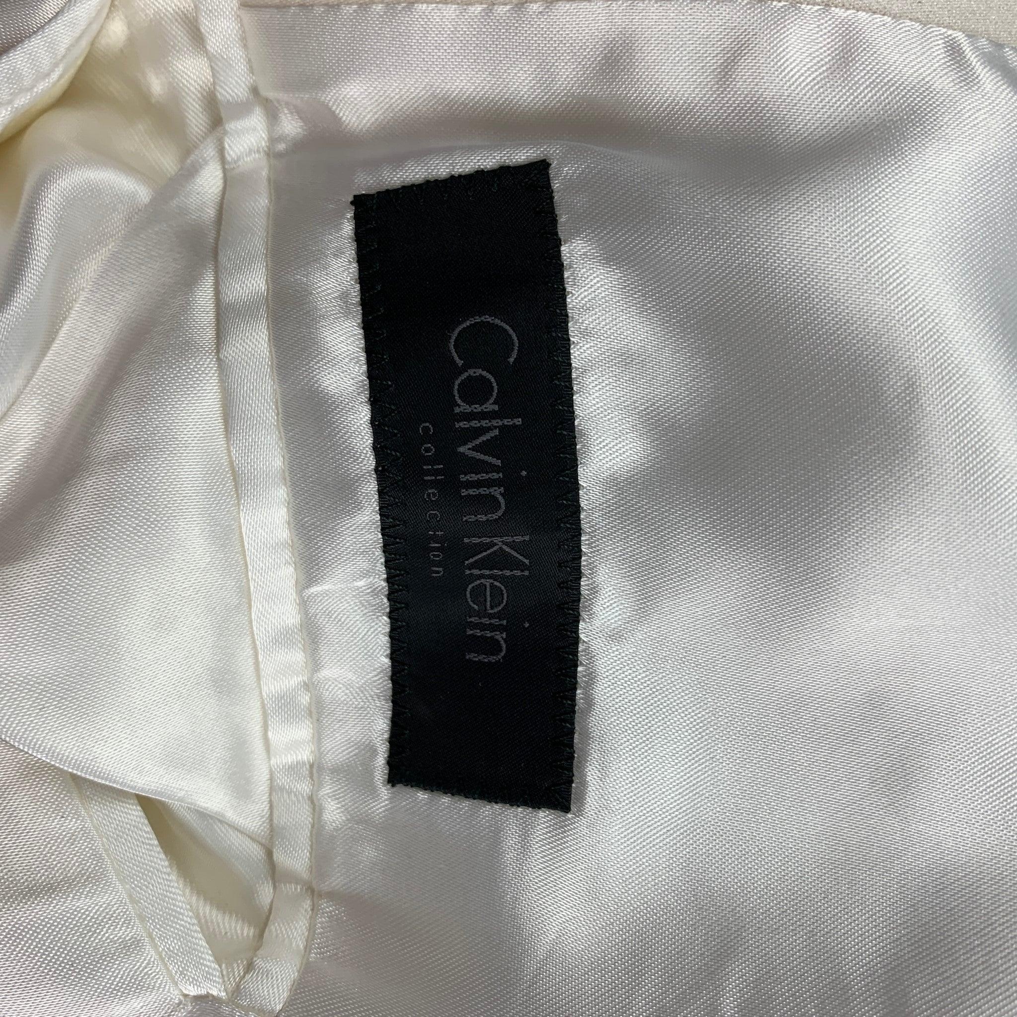 CALVIN KLEIN - Manteau de sport blanc cassé en soie avec revers à pointe, taille 40 en vente 5