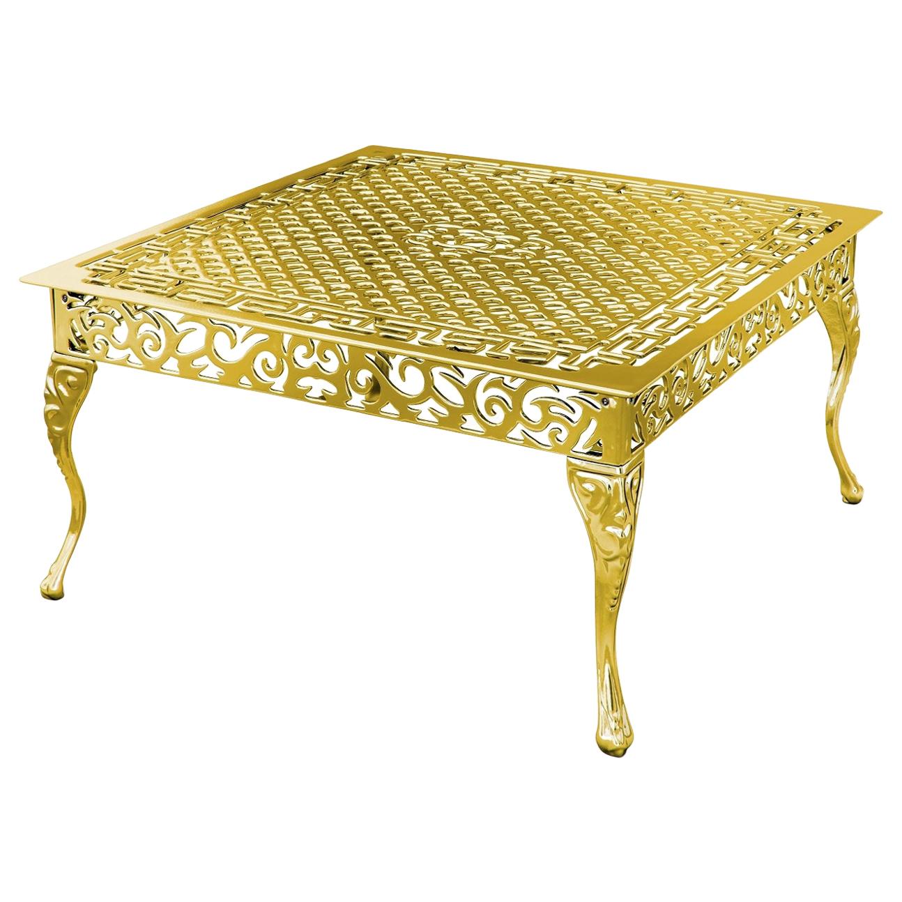 Table basse d'extérieur Cama avec finition dorée, fabriquée en Italie