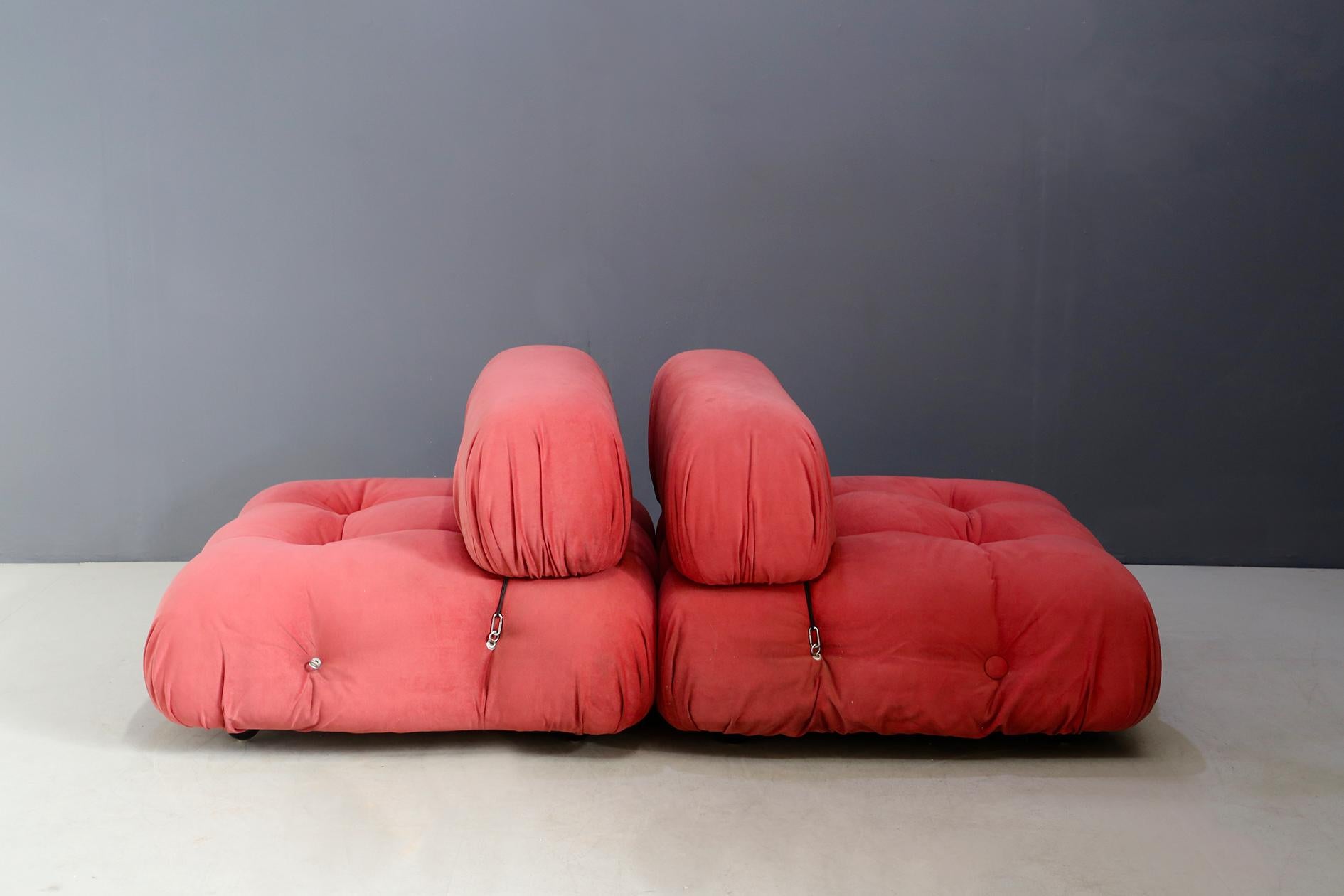 Mario Bellini, Camaleonda, set of two modular armchairs in pink fabric, Italy, 1972.
The modular elements of this sofa can be used freely and separately from each other. The set consists of two armchairs that can be freely assembled to form a small