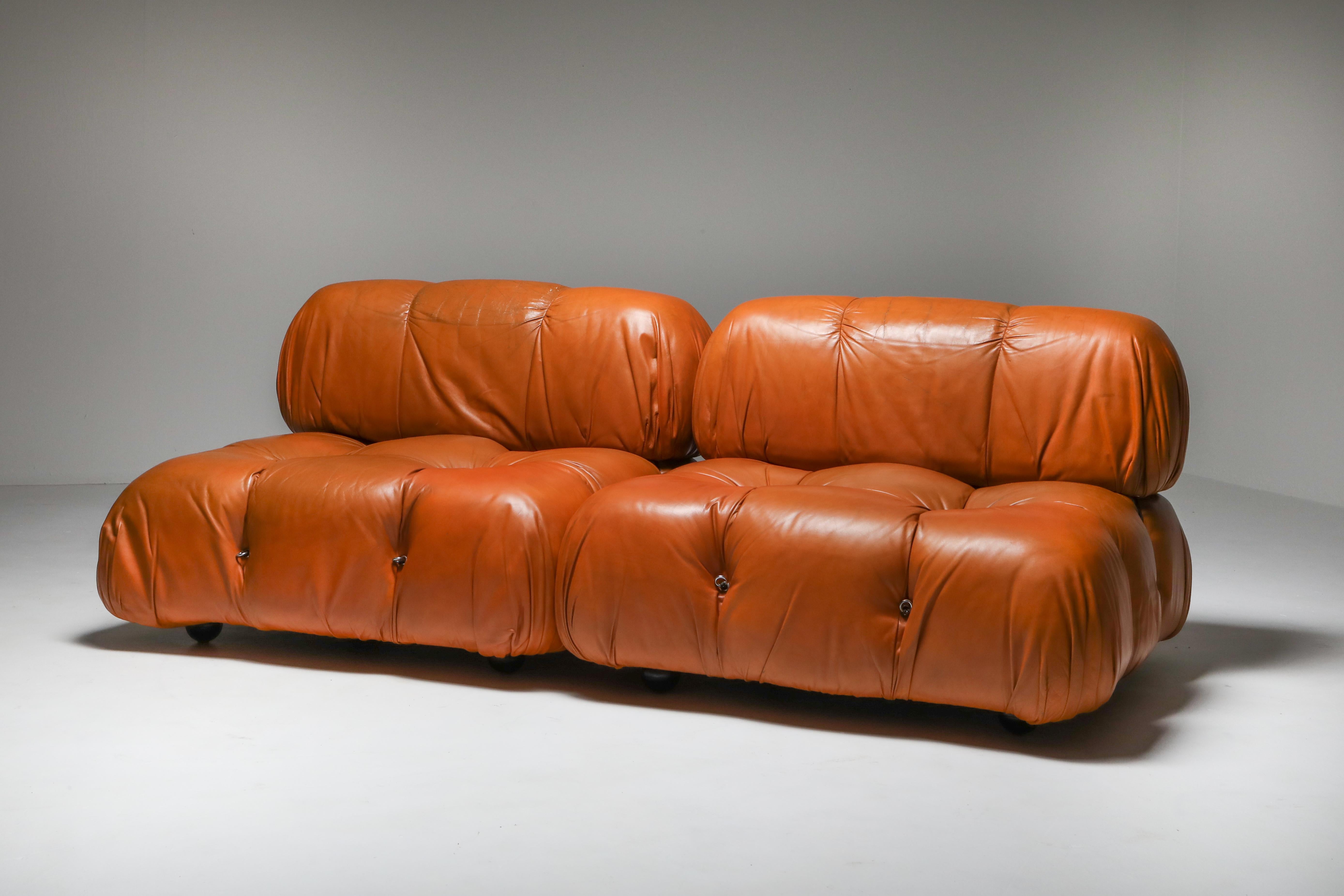Mario Bellini, Camaleonda, B&B Italia, 1970s, sectional sofa.

Pair of original leather lounge chairs which together form a sofa of 2meters wide.
  