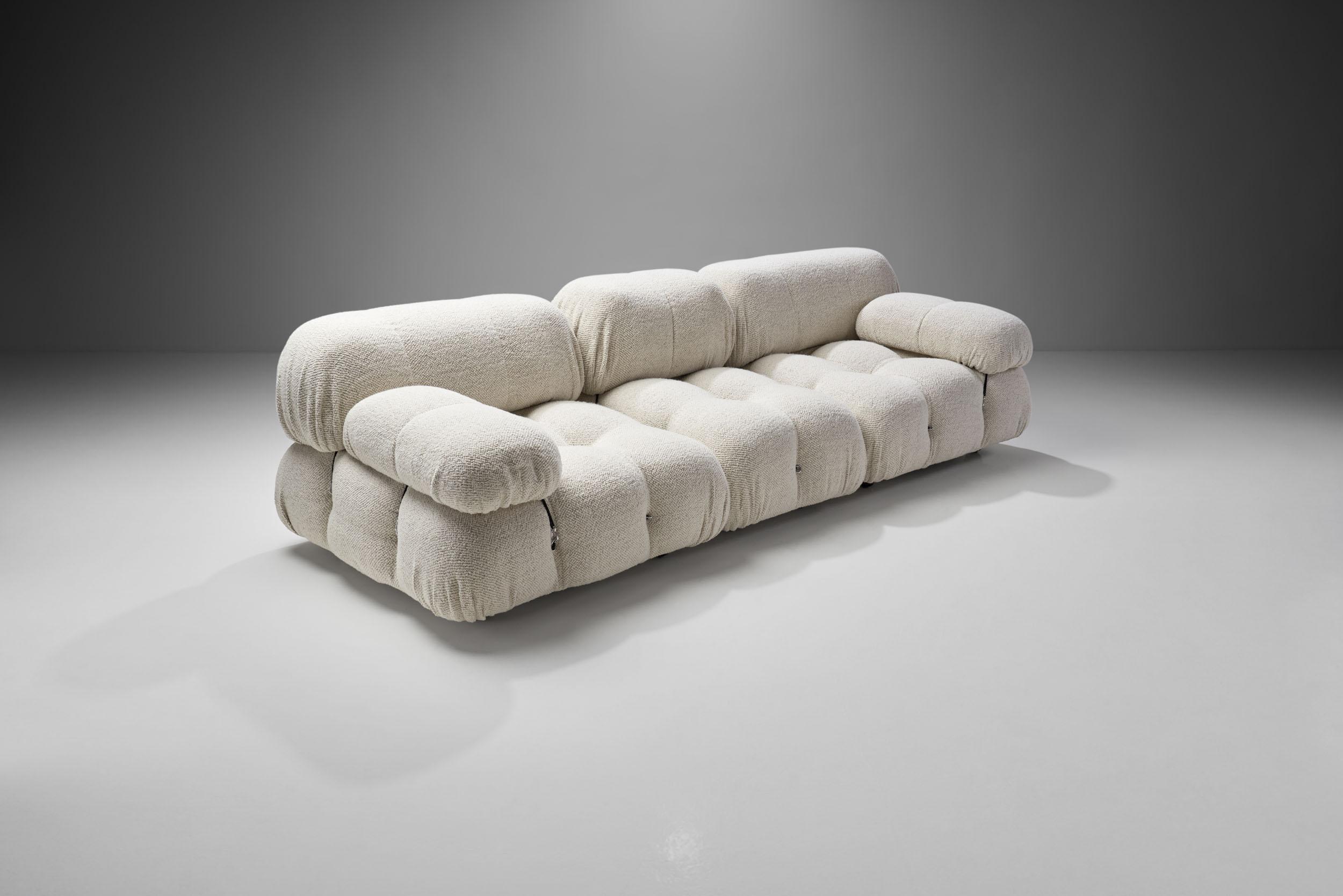 The “Camaleonda” (Italian word play combining the words ‘chameleon’ and ‘wave’) sofa is Mario Bellini’s contemporary classic. The playful, modular design offers endless options for the user, which also inspired the model’s name. Camaleonda has