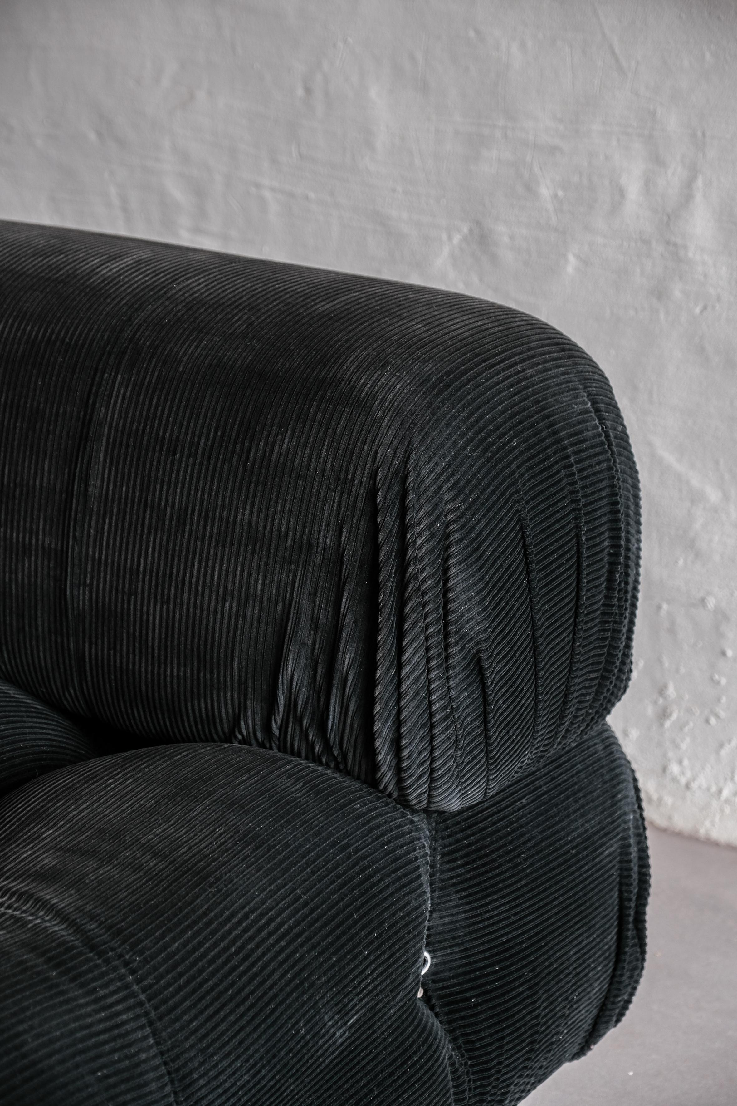Italian Camaleonda sofa B&B Italia with original upholstery 1973 by Mario Bellini