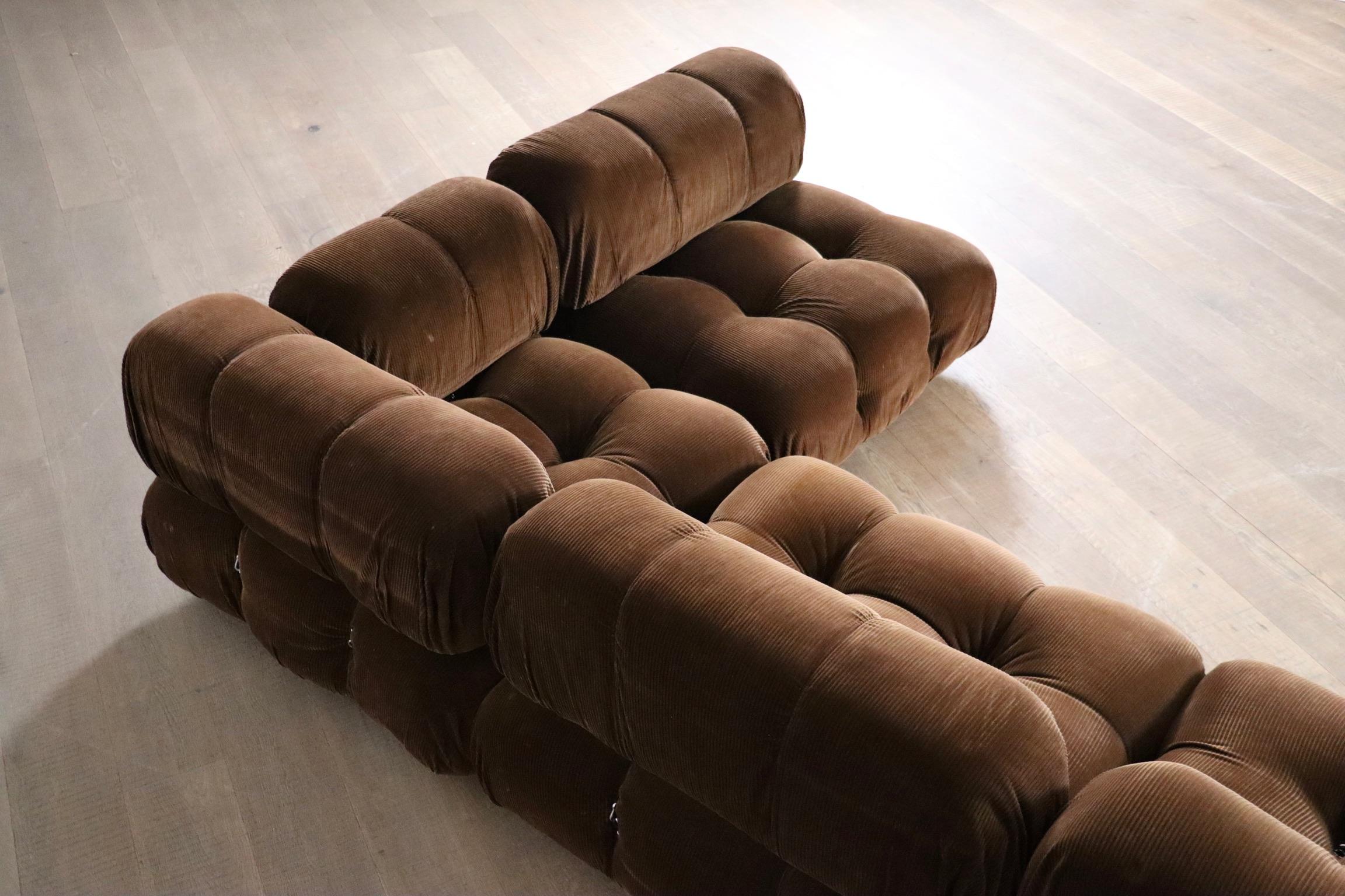 Sofa Camaleonda aus braunem Kord von Mario Bellini für C&B Italia 1969 (Metall) im Angebot
