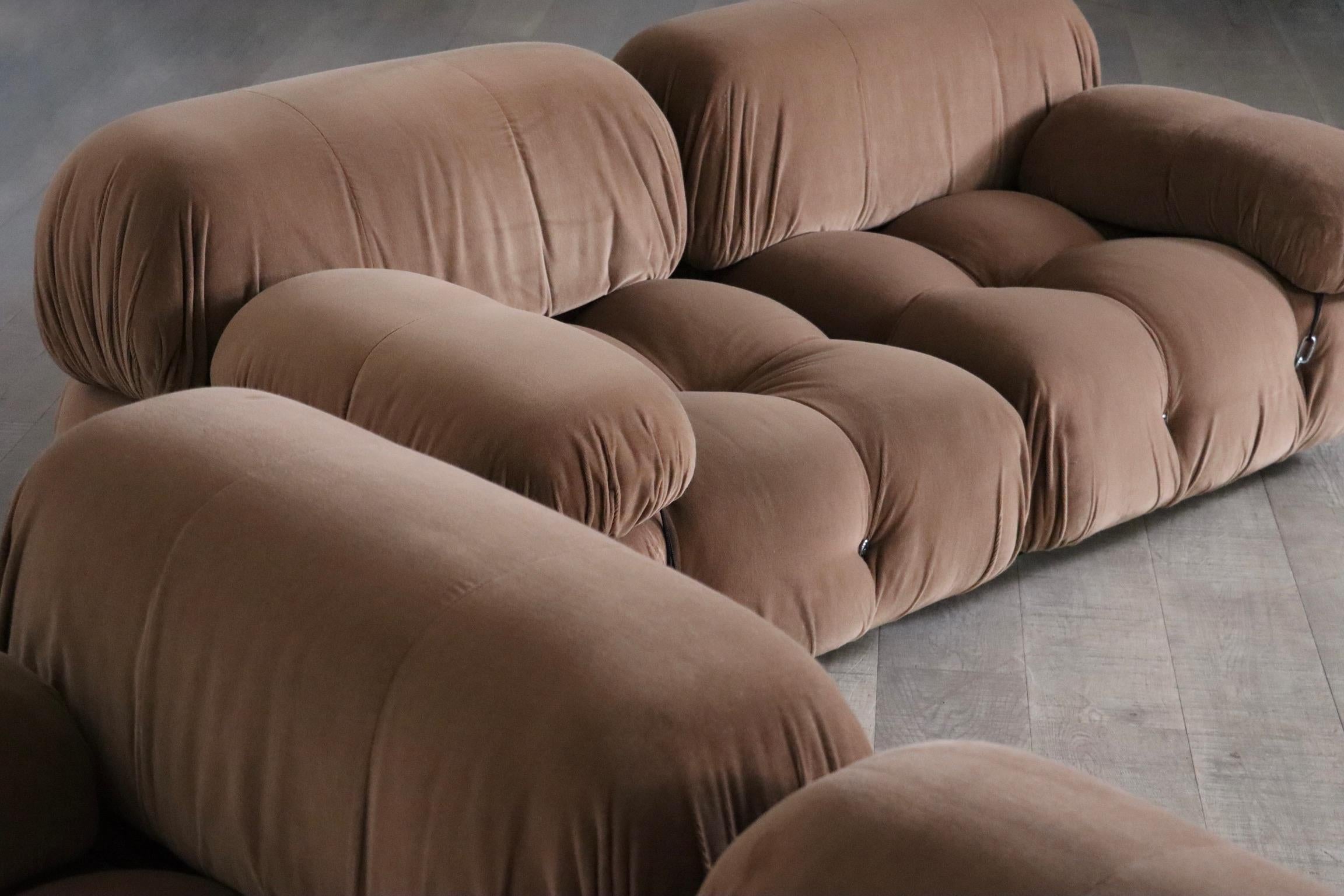 Camaleonda Sofa In Camel Velvet By Mario Bellini For B&B Italia 1970s In Good Condition In ABCOUDE, UT