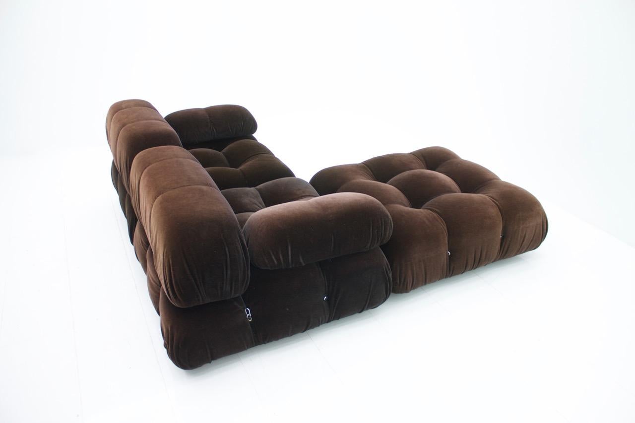 Sofa Group Camaleonda by Mario Bellini and made by B&B Italia, circa 1972. 3 seating elements and 2 backrests and 2 armrests. Ultra flexible, very comfortable!
Measures: Width and depth (one element) 100 cm, total height 72 cm. seat height 37