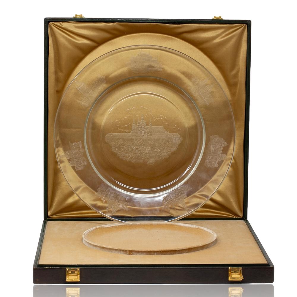 Cambodia Presentation Glass Charger in Hermes Box For Sale 2