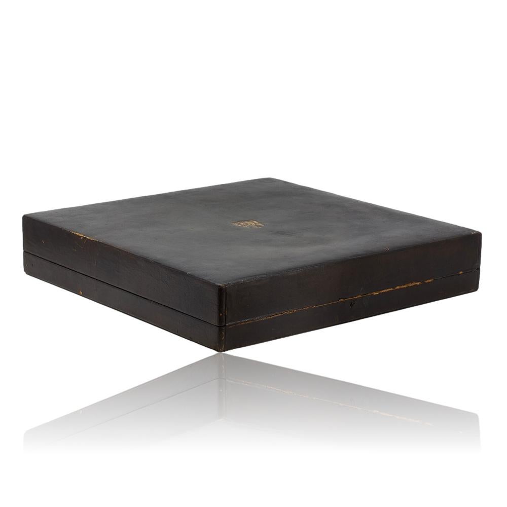 Cambodia Presentation Glass Charger in Hermes Box In Good Condition For Sale In Newark, England