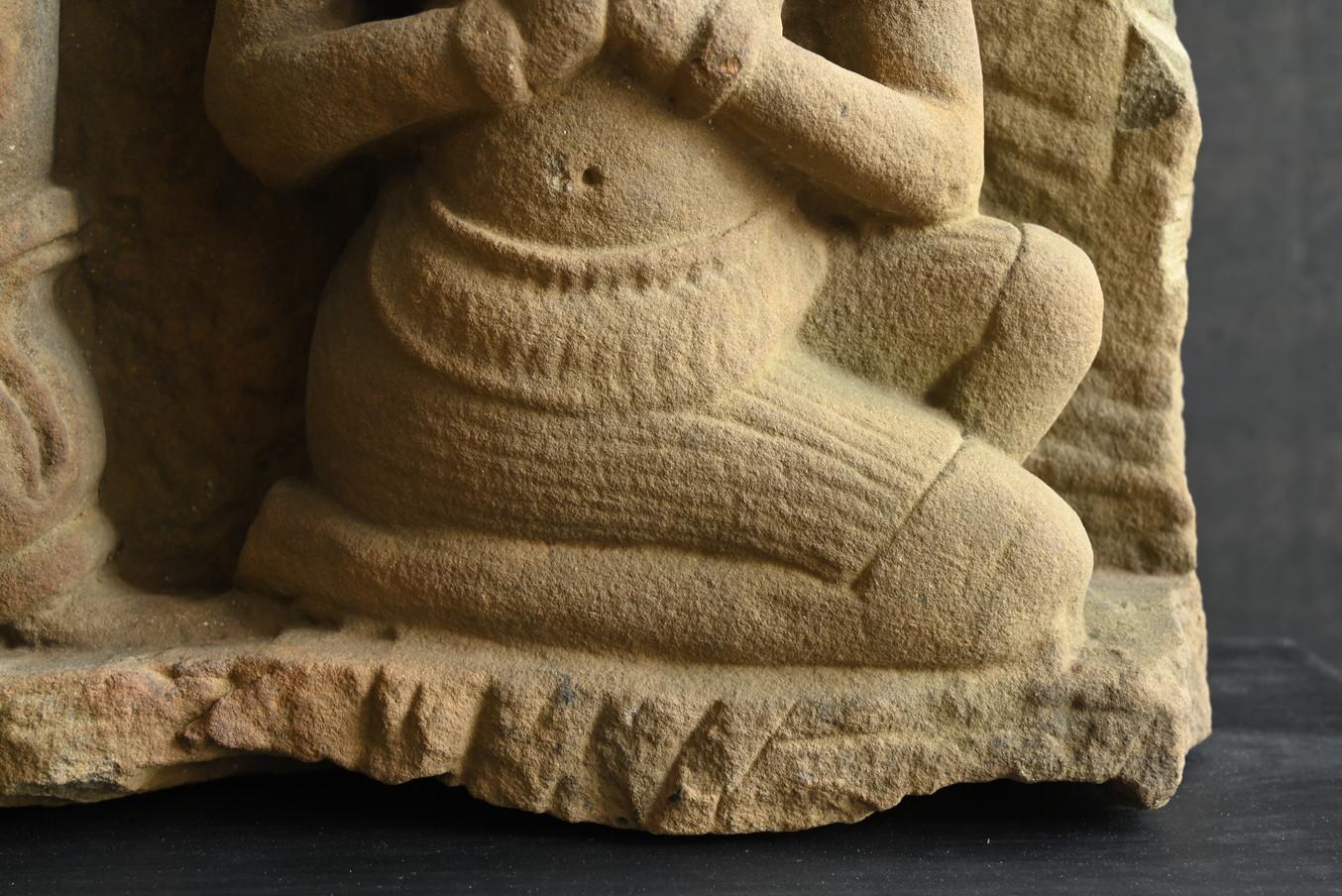 Kambodschanische antike Buddha-Figur aus Stein aus Stein/Angkor-Periode/Khmer-Kunst (18. Jahrhundert und früher) im Angebot